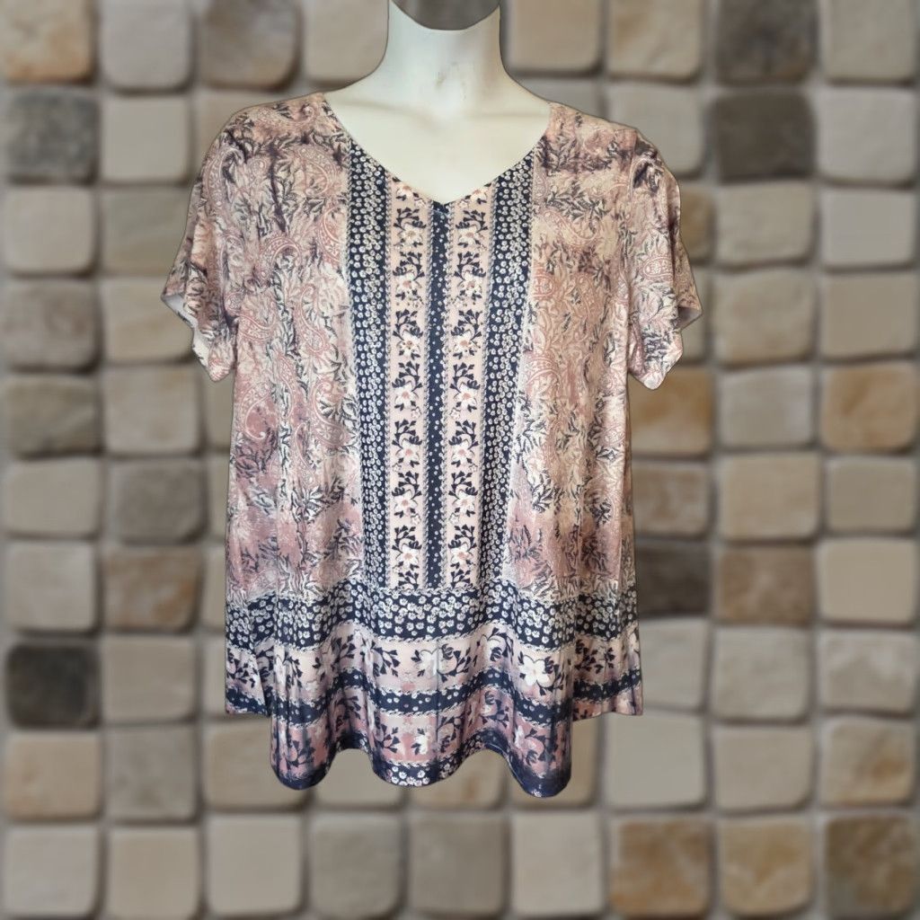 Avenue Avenue Top Womens 18/20 1X Multicolor Paisley Print Studded Lightweight Casual Boho Hippie Size XXL / US 16-18 / IT 52-54 - 1 Thumbnail
