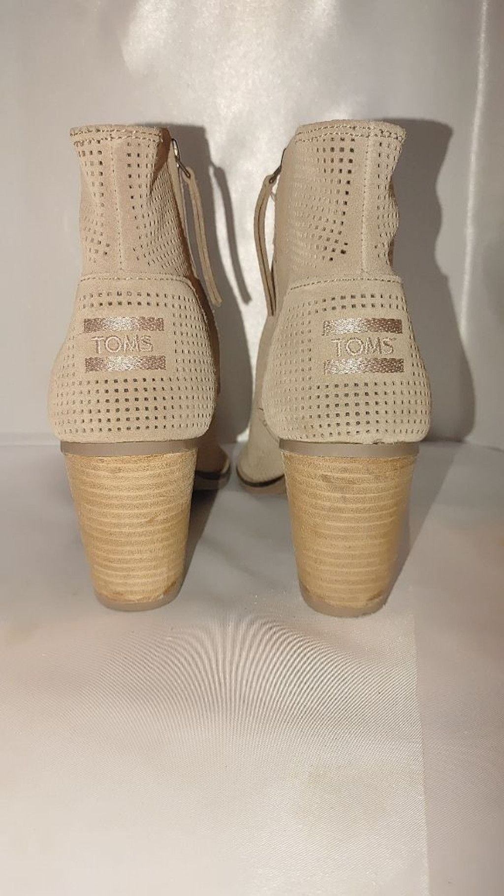 Toms Toms Majorca Peep Toe Perforated Suede Bootie Size 9 Size US 9 / IT 39 - 7 Thumbnail