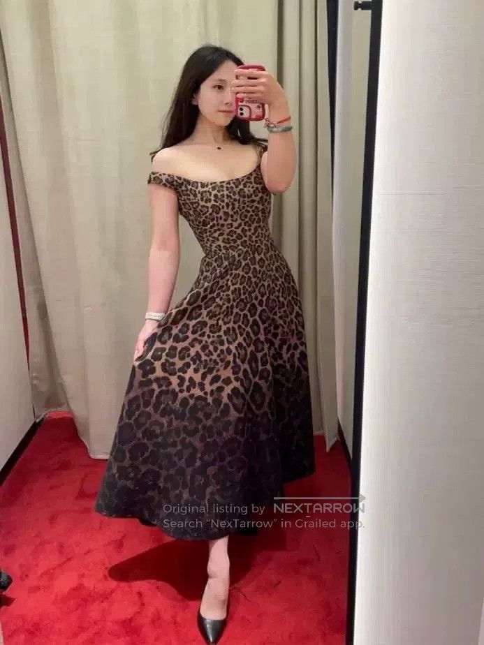 Valentino Valentino Leopard print dress Size S / US 4 / IT 40 - 2 Thumbnail