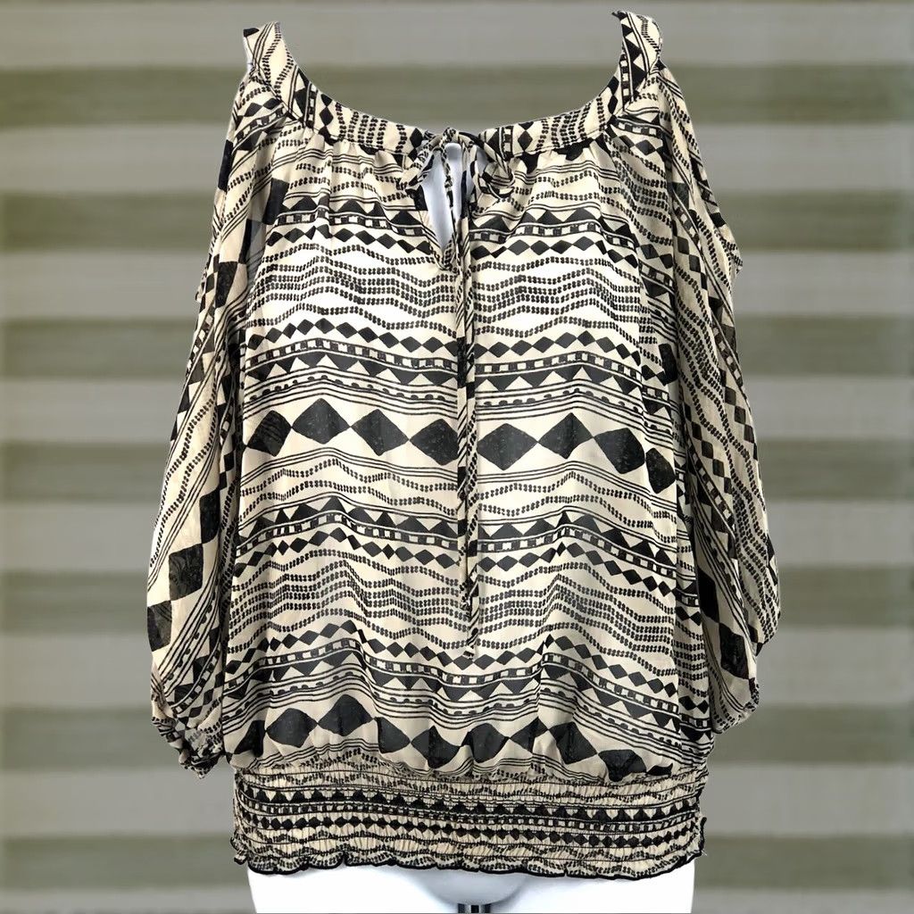 Vintage Vintage Cold shoulder Top m Beige BIK Geo Smocked Hem Tie Keyhole Y2K Boho Flowy Size M / US 6-8 / IT 42-44 - 1 Thumbnail