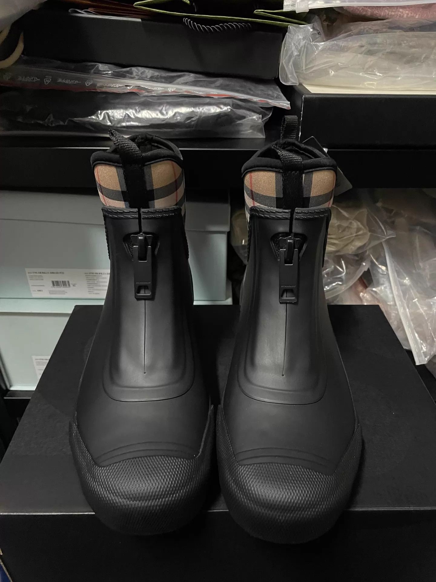 Burberry Burberry Classic Check Black 2-way Rain Boots 39 Lined Size US 8.5 / IT 38.5 - 2 Thumbnail