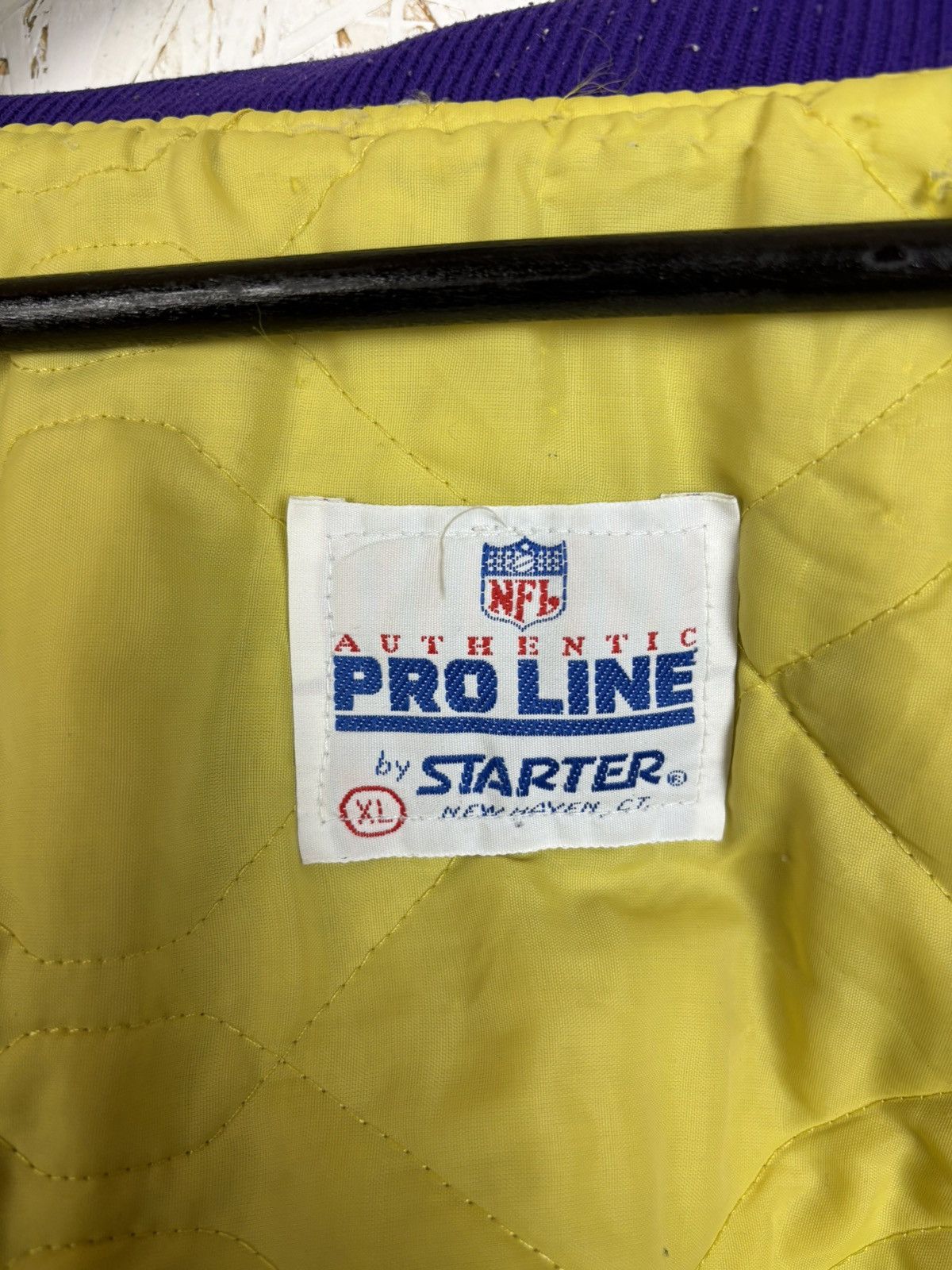 Starter 80s Starter Pro Line NHL Minnesota Vikings Satin Bomber XL Size US XL / EU 56 / 4 - 10 Thumbnail