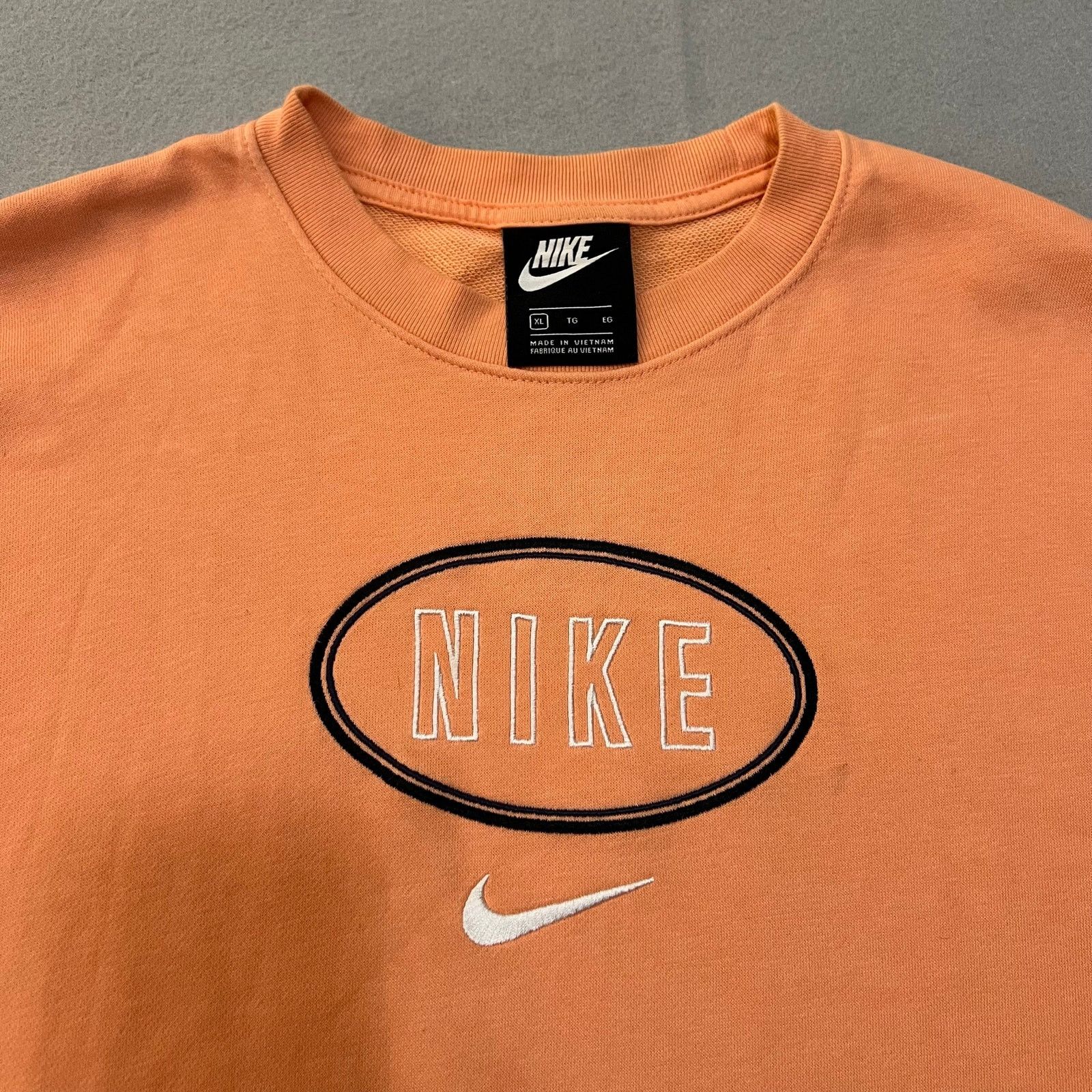 Nike Nike Crewneck Sweatshirt Womens XL Orange Center Logo Swoosh Size XL / US 12-14 / IT 48-50 - 2 Thumbnail