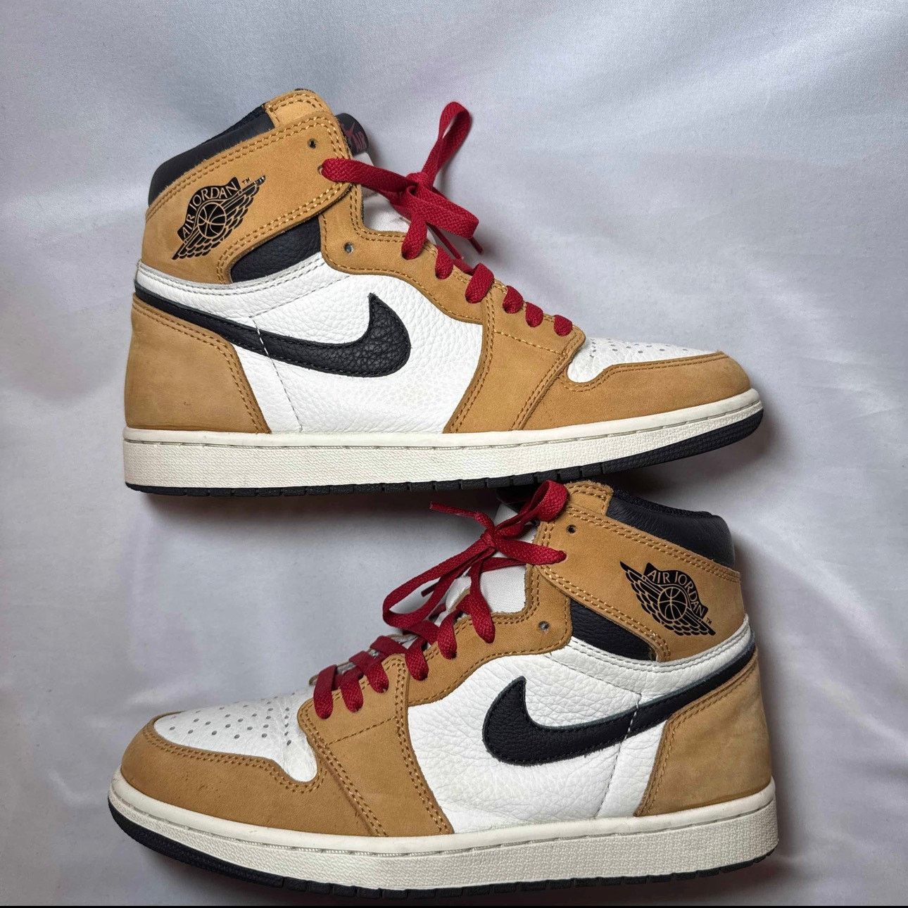Jordan Brand × Nike Size 8 - Nike Air Jordan 1 Retro High OG Rookie of the Year Size US 8 / EU 41 - 2 Thumbnail