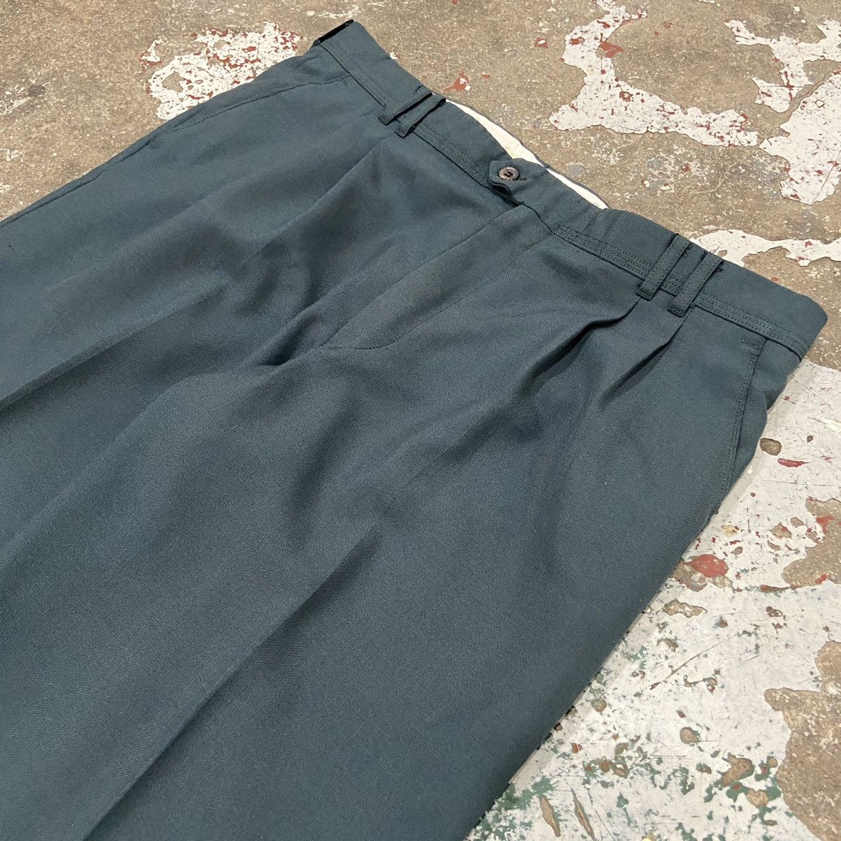 Vintage Vintage 1990s Green Pleated Trousers Size US 35 - 2 Thumbnail
