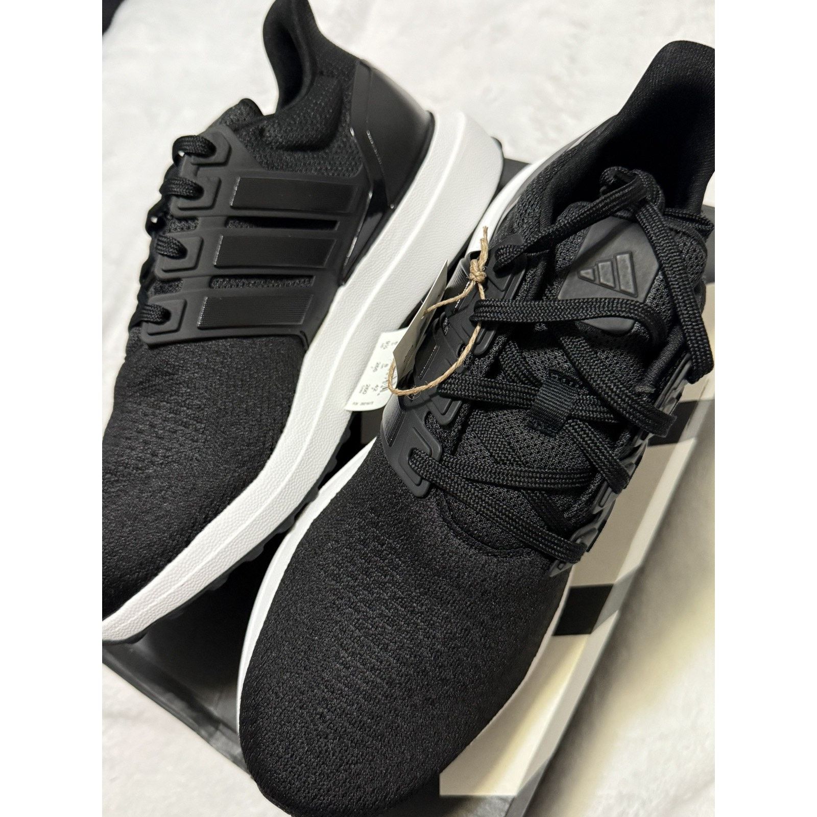 Adidas Adidas Ultradream DNA Women Sz 9.5 , Men 8.5 Running JS0334 Size US 8.5 / EU 41-42 - 3 Thumbnail