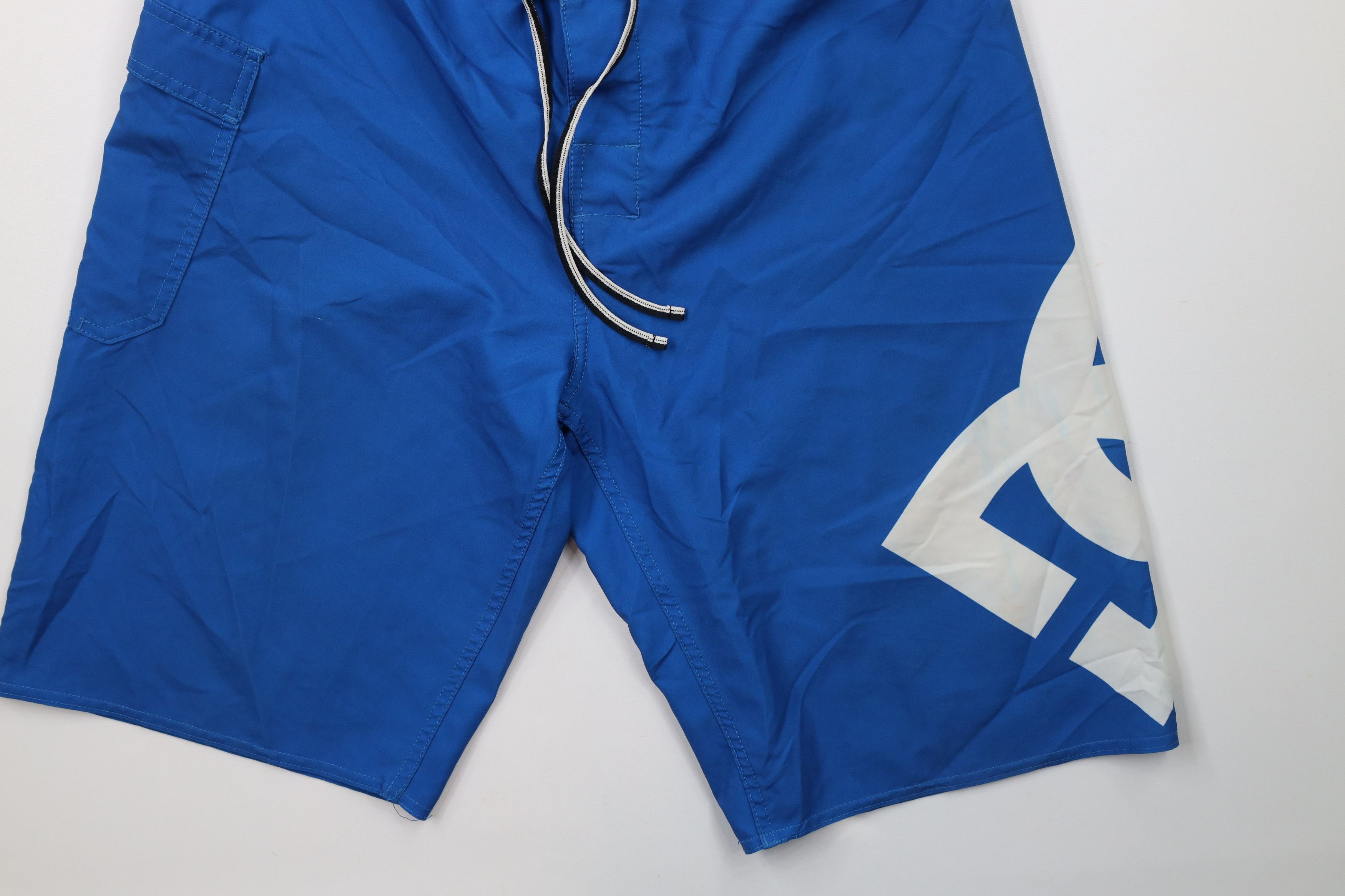 Vintage Vintage DC Shoes Big Logo Skateboarding Board Shorts Blue Size US 32 / EU 48 - 5 Thumbnail