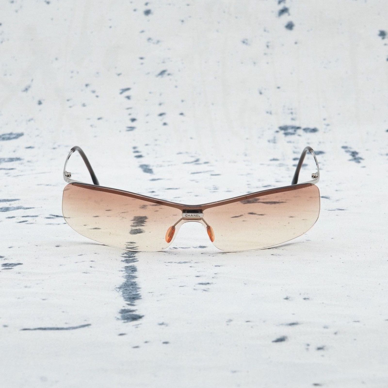 Chanel × Vintage Vintage chanel logo gradient rimless shield y2k sunglasses Size ONE SIZE - 2 Thumbnail