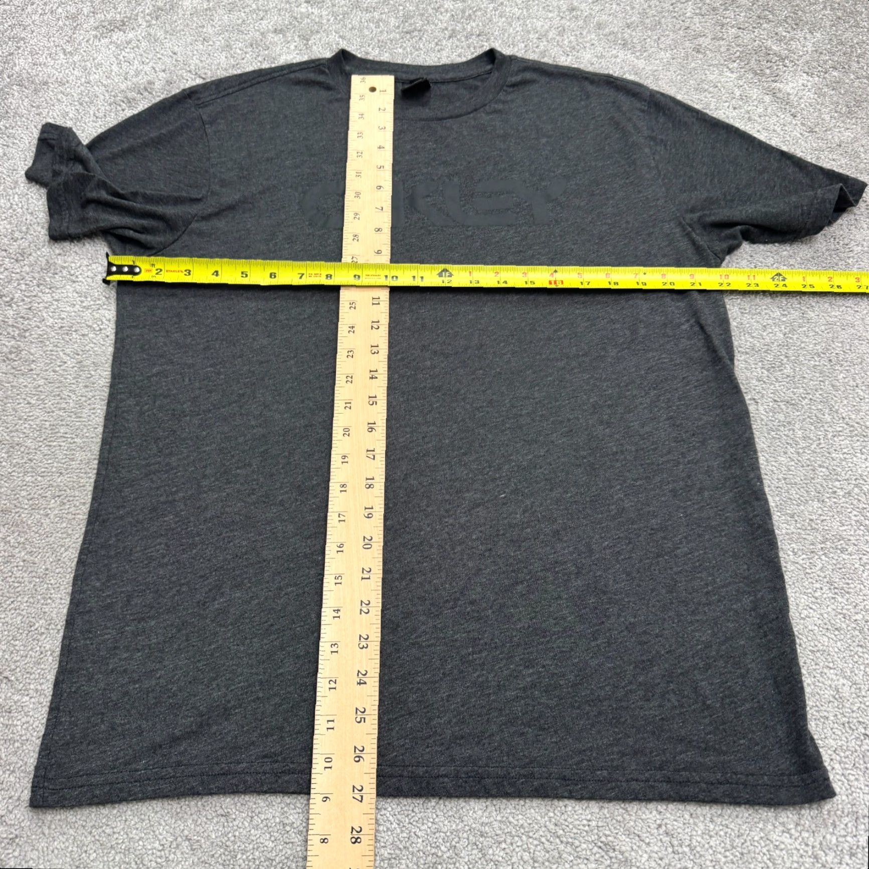 Oakley VINTAGE Oakley Mens T-Shirt Regular Fit Short Sleeve Crew Neck Logo Casual Activewear 90s Gray Size US L / EU 52-54 / 3 - 6 Thumbnail
