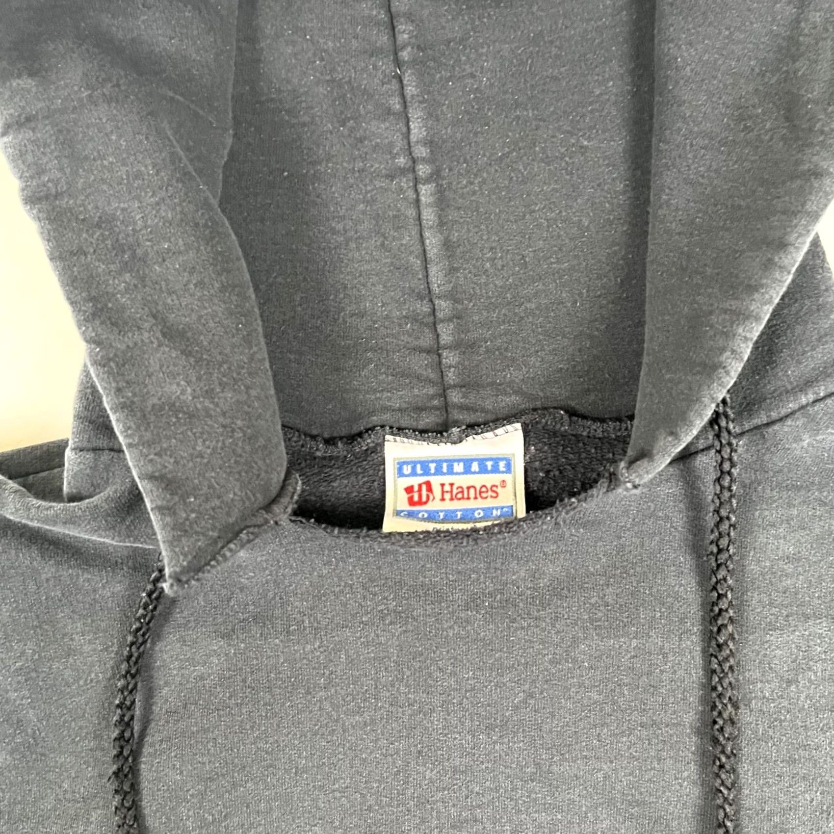 Hanes VINTAGE Hanes Hoodie Mens Large Black Pullover Sweatshirt Padding? No, not relevant. Size US L / EU 52-54 / 3 - 6 Thumbnail