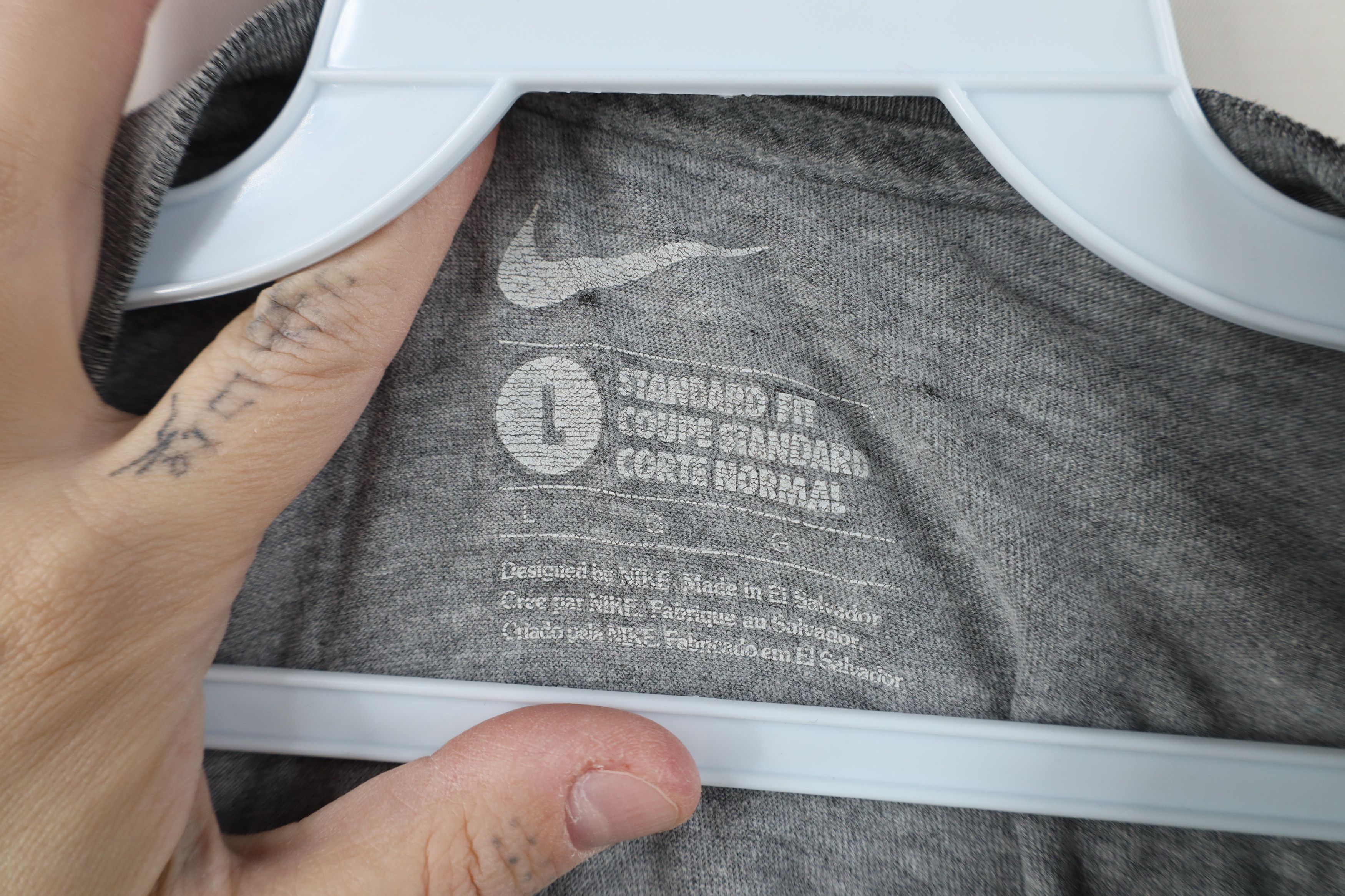 Nike Vintage Y2K Nike Baseball Scott Mini Center Swoosh T-Shirt Size US L / EU 52-54 / 3 - 9 Thumbnail