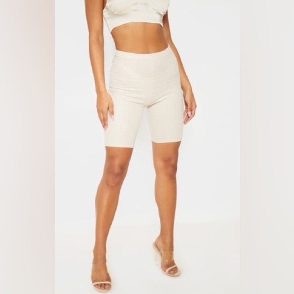 PrettyLittleThing PrettyLittleThing Tan Stone Croc Print Cycle Shorts Size 8 Size 30" / US 8 / IT 44 - 12 Thumbnail
