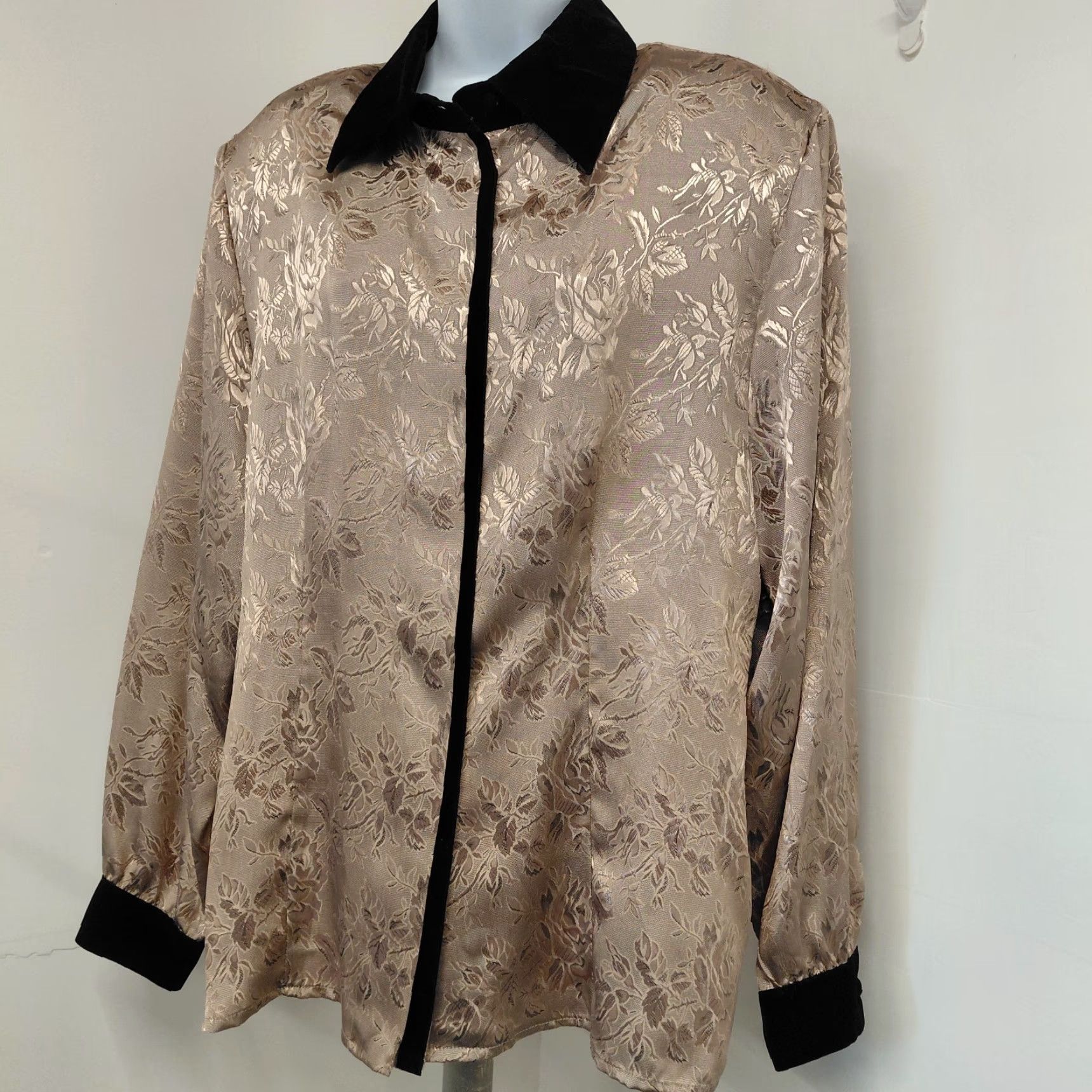 Velvet Susan Hutton Blouse Womens 16W Gold Black Velvet Trim Button Up Long Sleeve Shirt Tailored Embellished 1990s Women’s Size XXL / US 16-18 / IT 52-54 - 3 Thumbnail