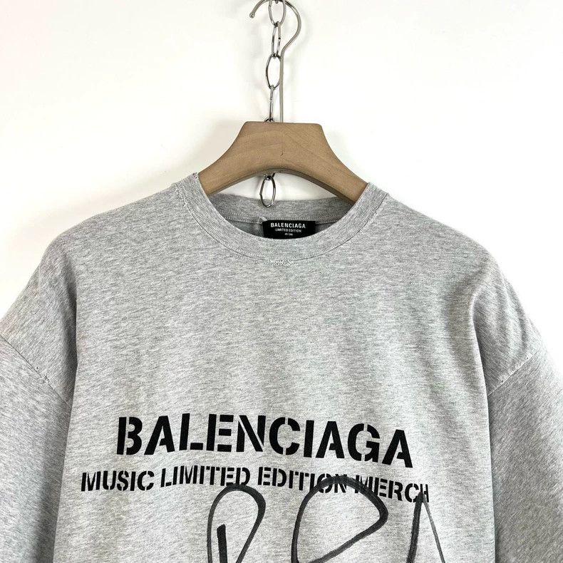 Balenciaga Balenciaga Signature short sleeve grey T-shirt Size US S / EU 44-46 / 1 - 3 Thumbnail