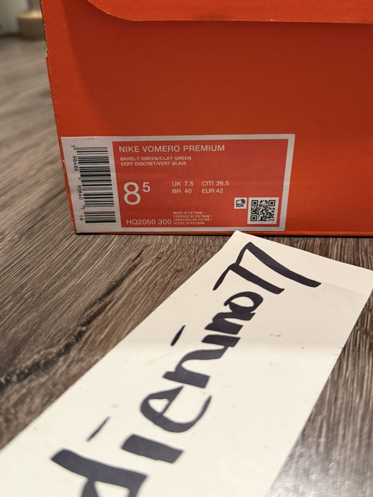 Nike Nike Vomero Premium “Barely Volt” Size US 8.5 / EU 41-42 - 2 Thumbnail
