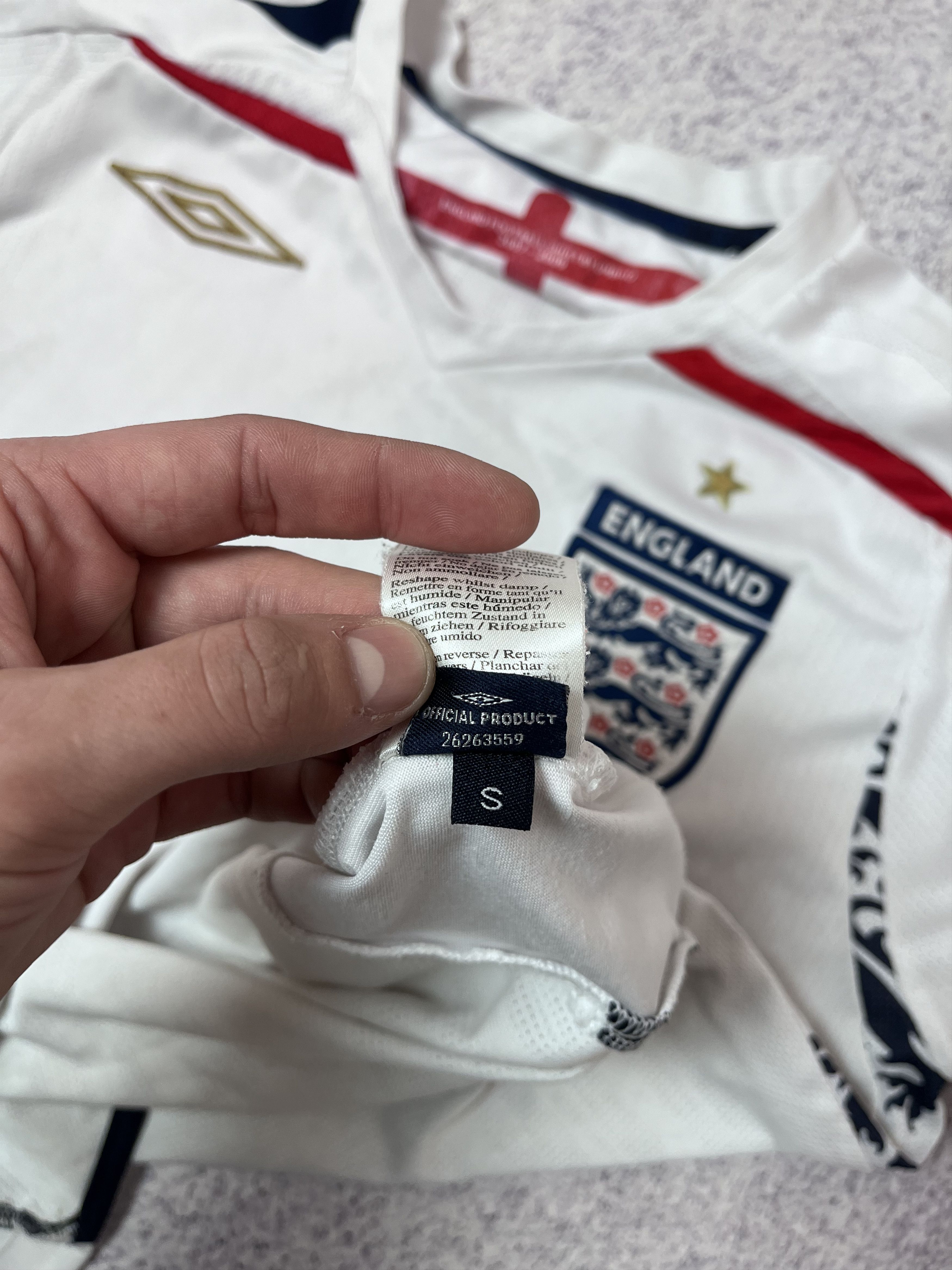 Umbro Vintage mens soccer jersey England Umbro size S Size US S / EU 44-46 / 1 - 8 Thumbnail