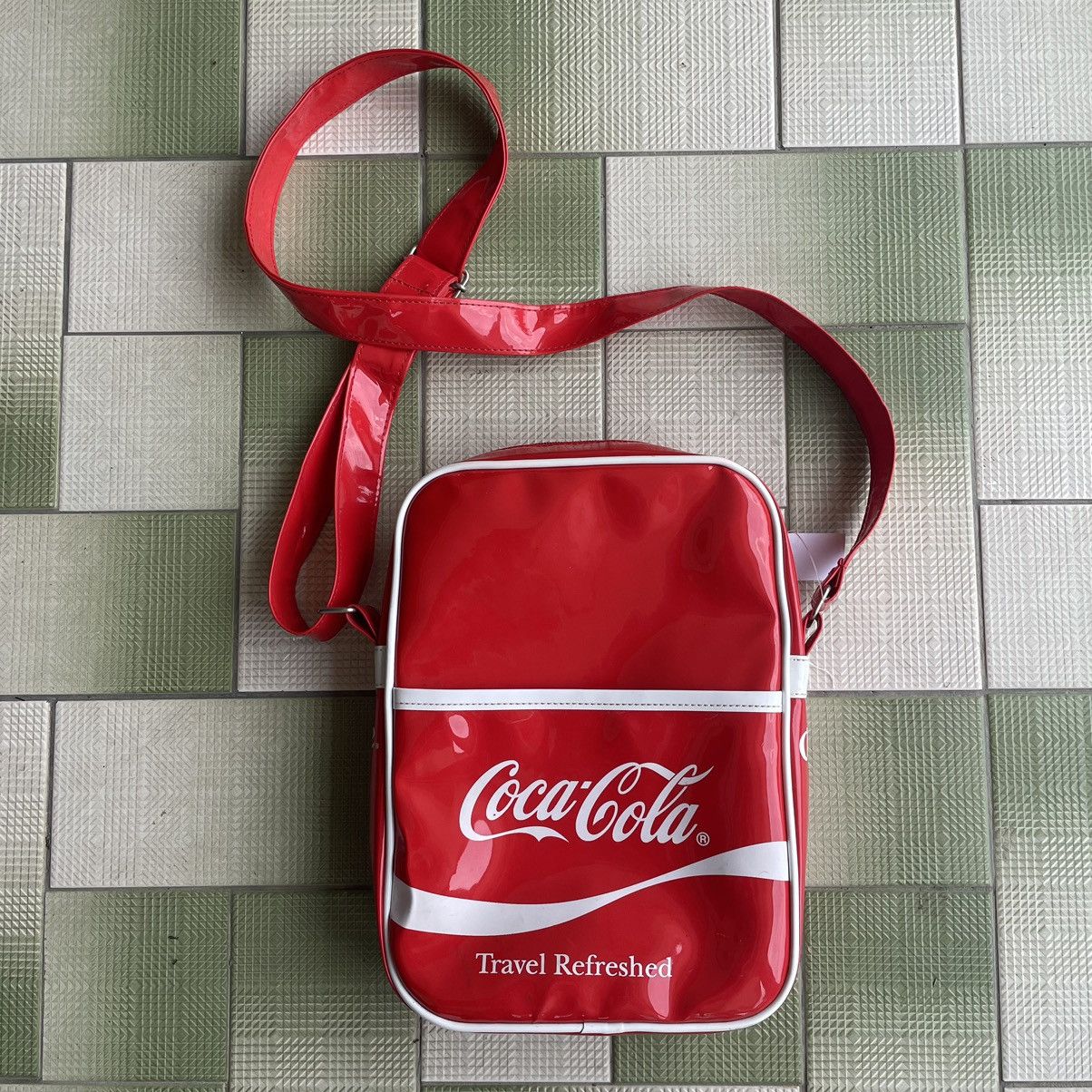 Coca Cola Coca Cola Red Vinly Crossbody Size ONE SIZE - 11 Thumbnail