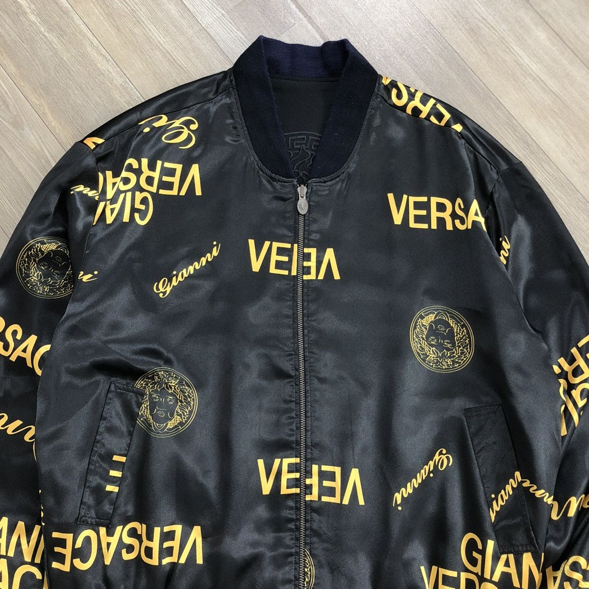 Versace 🇮🇹Gianni Versace Jeans Couture Medusa Reversible Silk Jacket Size US L / EU 52-54 / 3 - 4 Thumbnail