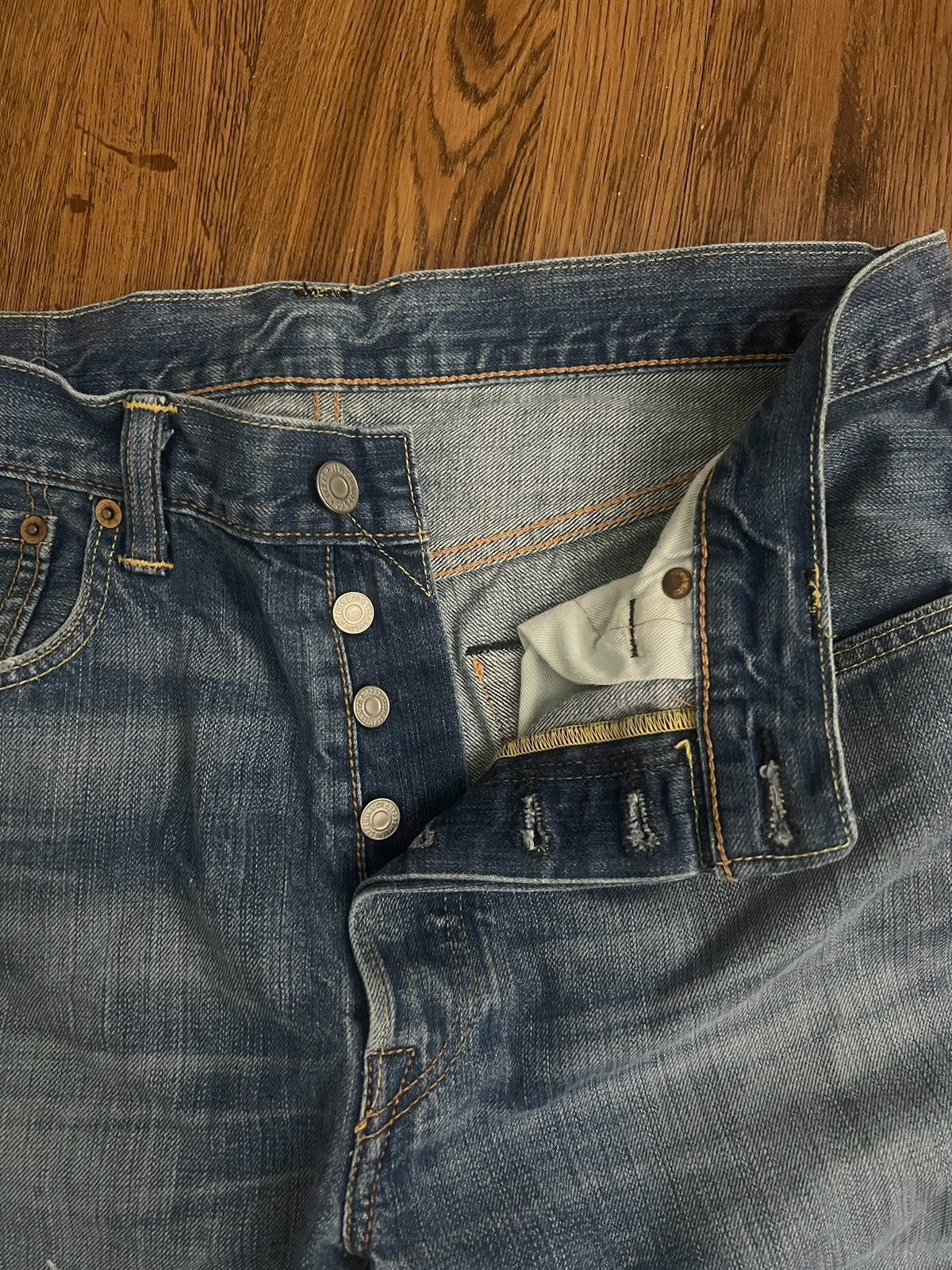 Levi's Modern Lightwash Levi's 501 Jeans 33 x 27 Size US 33 - 3 Thumbnail