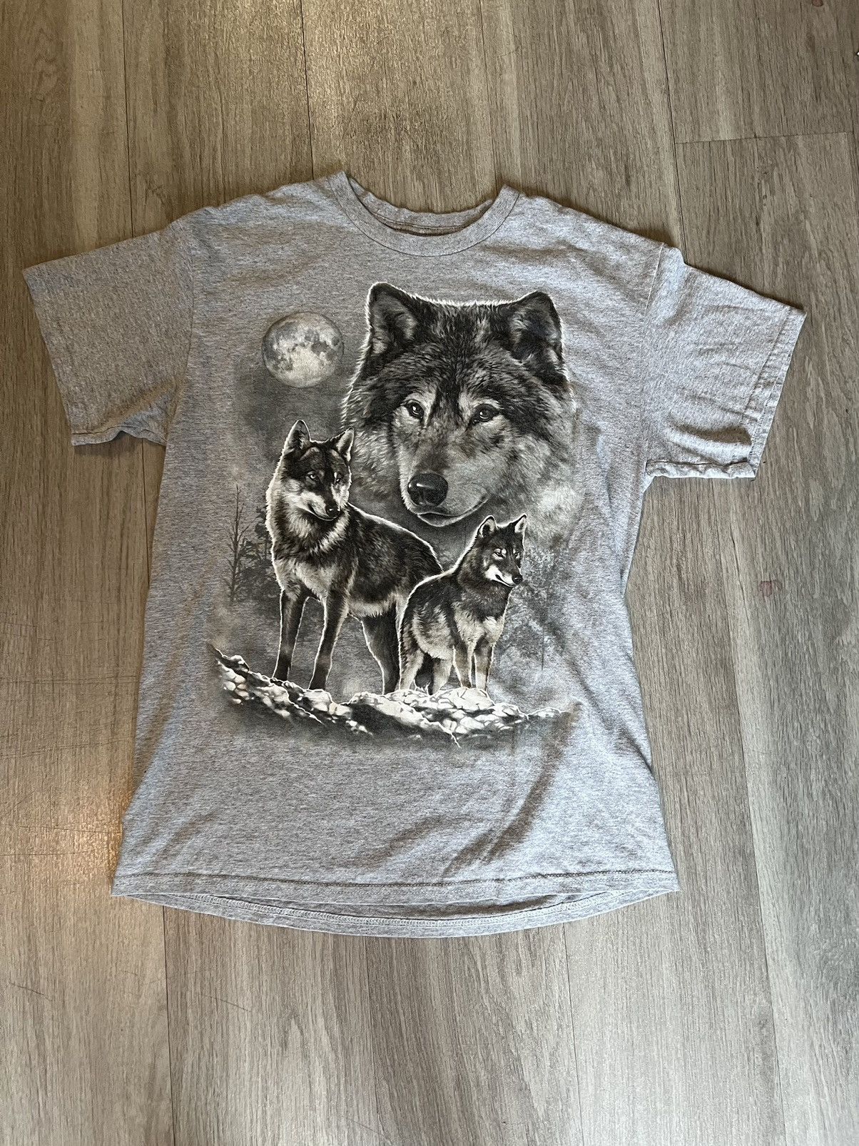 Other Y2K gray wolf shirt Size US M / EU 48-50 / 2 - 1 Thumbnail