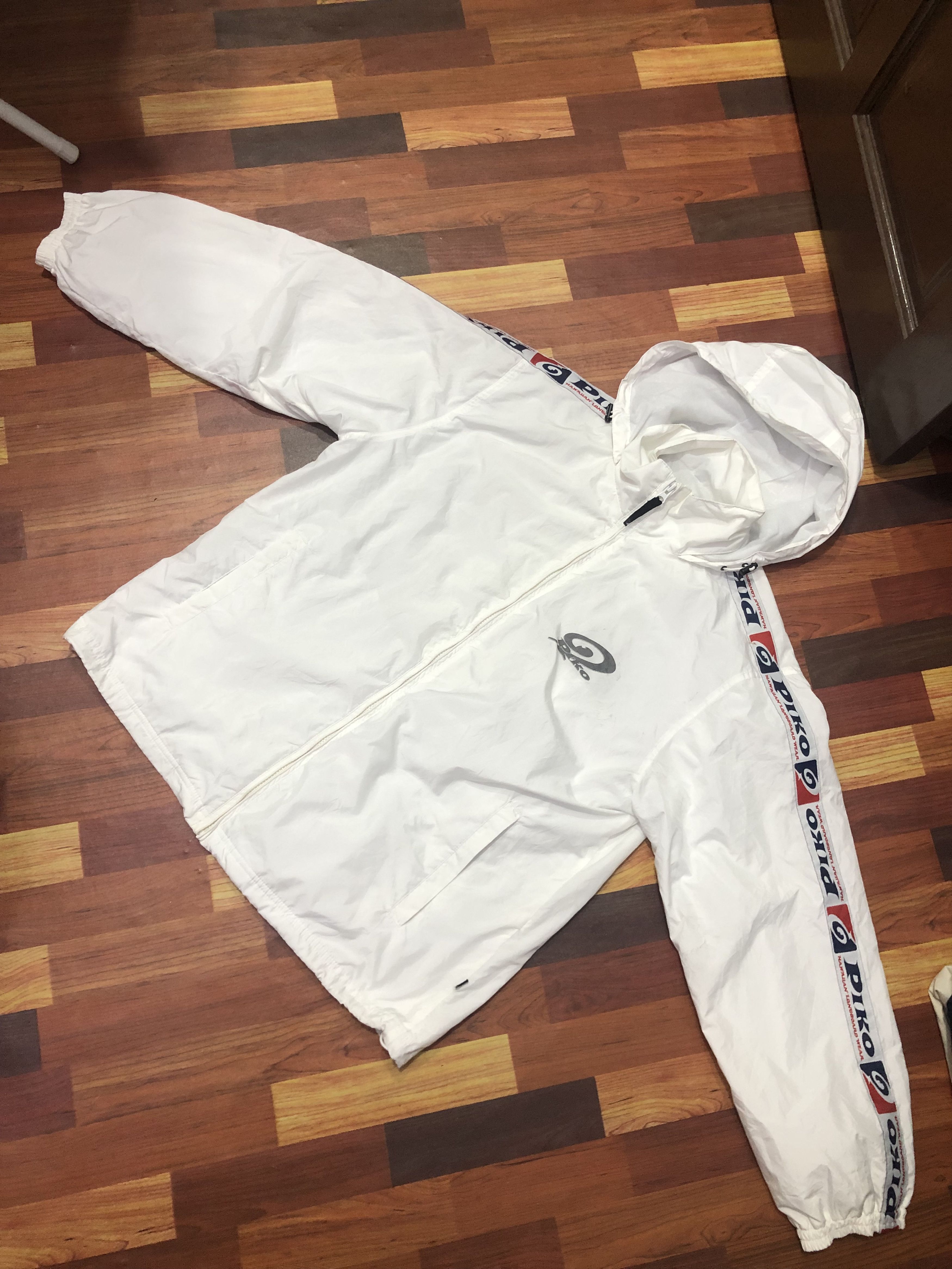 Vintage Vintage Piko Tape Logo Windbreaker Jacket White Size US S / EU 44-46 / 1 - 13 Thumbnail