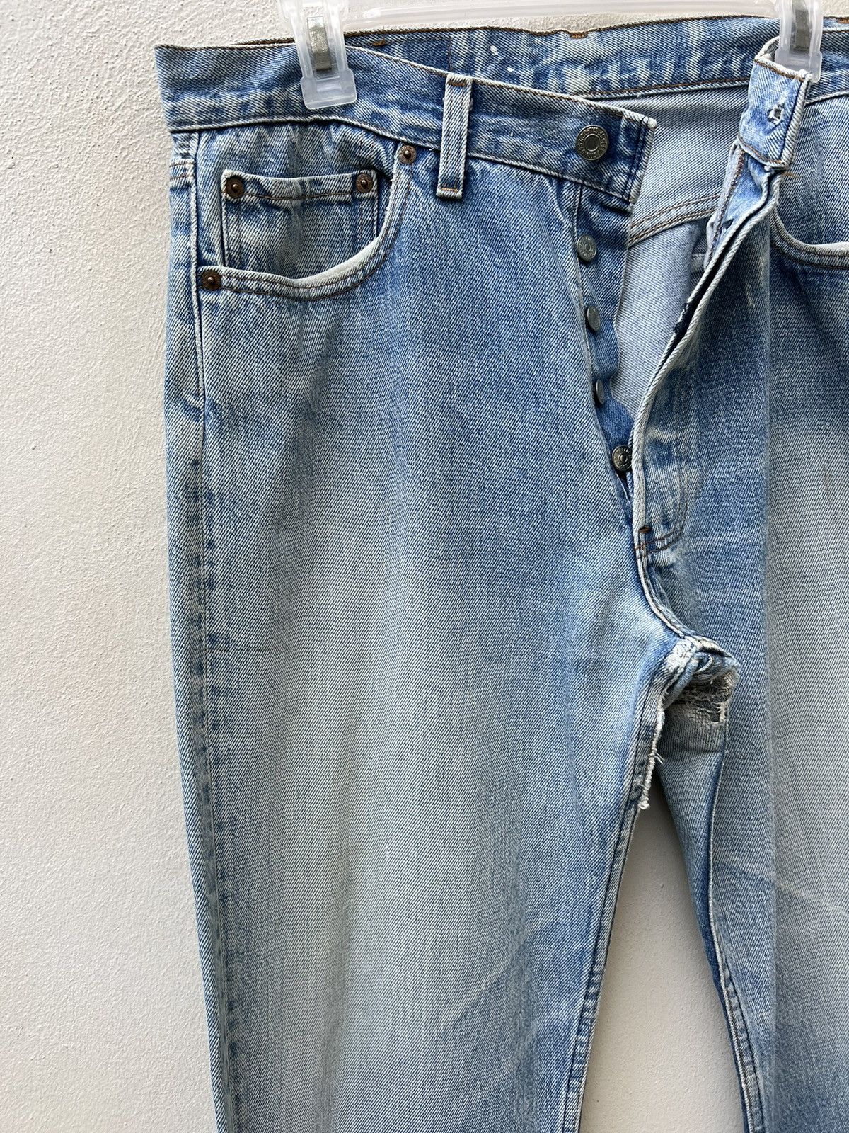Levi's Vintage 80s Levi’s 501 Ripped Faded Blue Denim Jeans Size US 34 / EU 50 - 7 Thumbnail