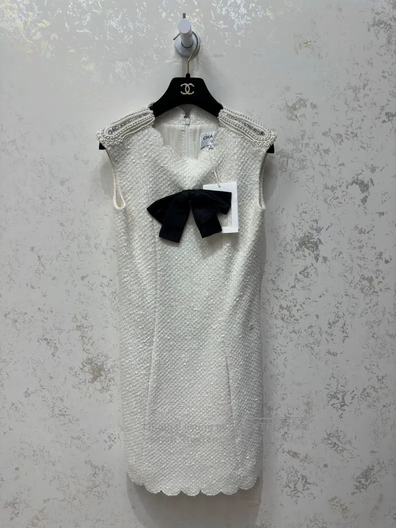 Chanel Chanel Heavy industry pearl rhinestone bow dress Size XXS / US 00 / IT 34 - 1 Thumbnail