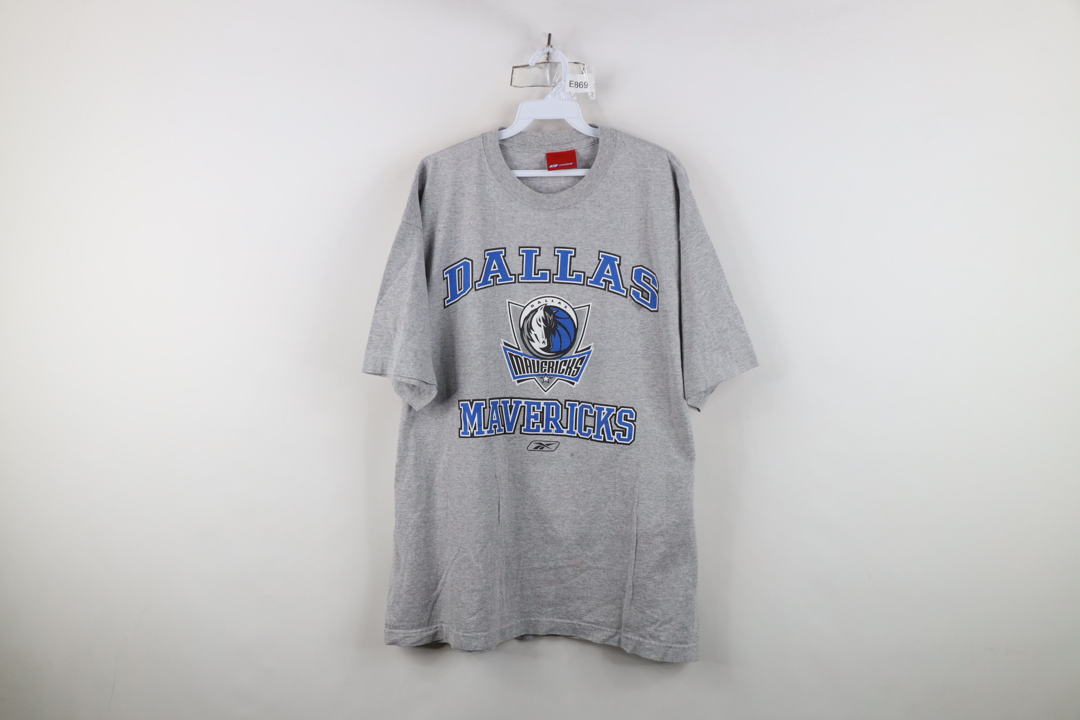 Reebok Vintage Reebok Fit Dallas Mavericks Basketball T-Shirt Gray Size US XL / EU 56 / 4 - 1 Thumbnail
