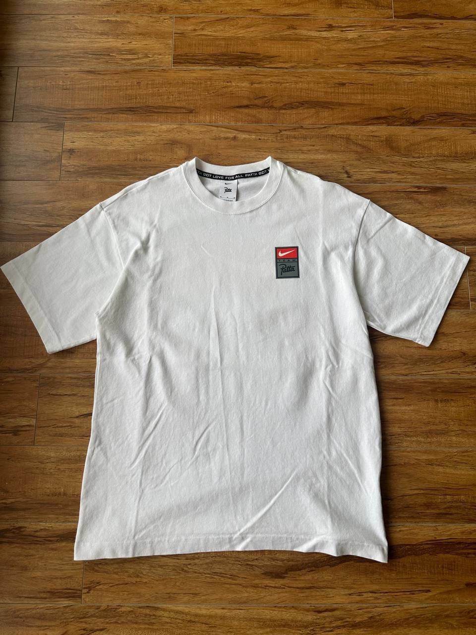 Nike × Patta Nike & Patta T-Shirt Big Back Logo Shorts Sleeve Size US M / EU 48-50 / 2 - 1 Thumbnail