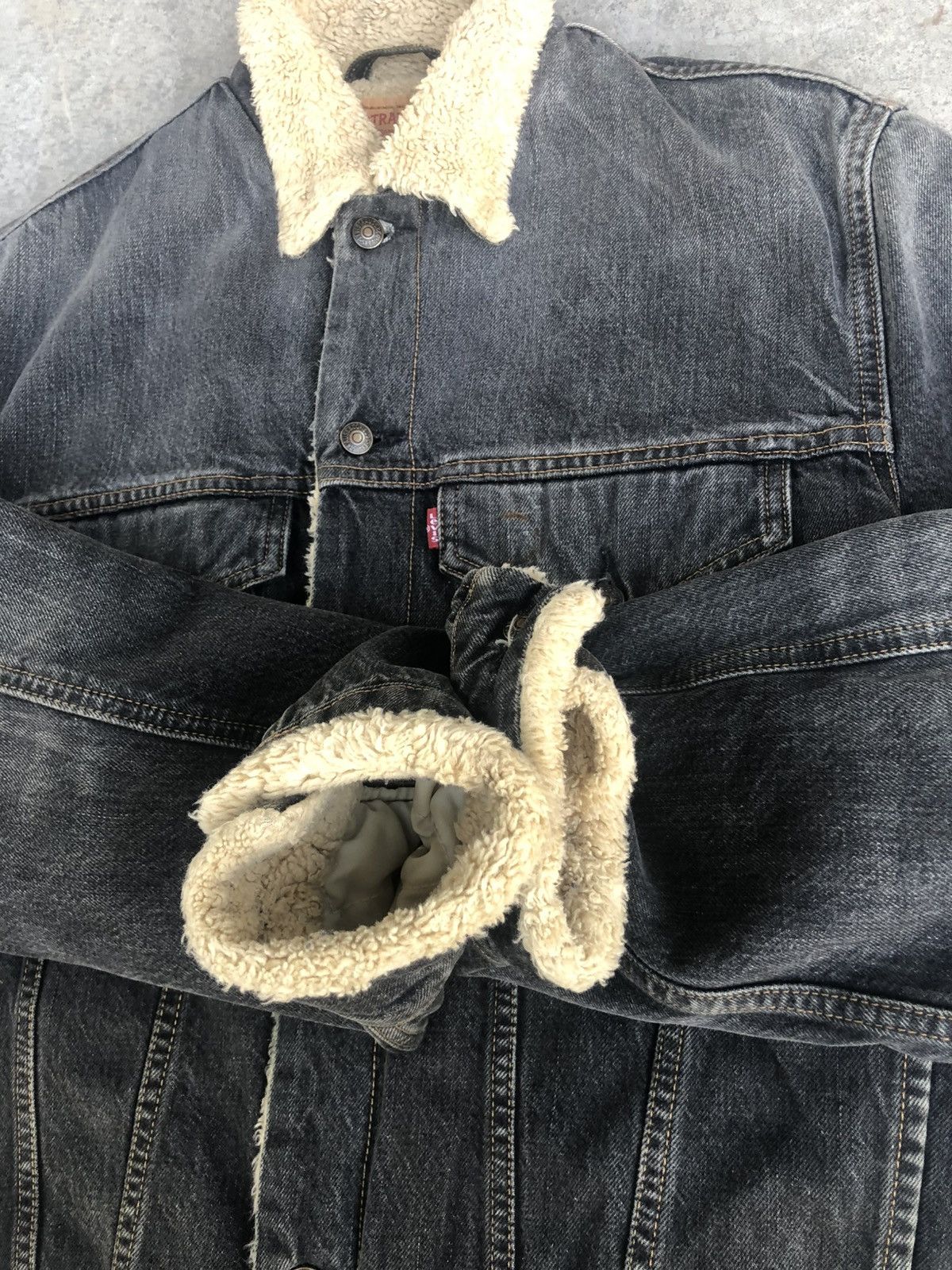Levi's Y2k Levis Sherpa Lined Denim Jacket Distressed Size US L / EU 52-54 / 3 - 18 Thumbnail