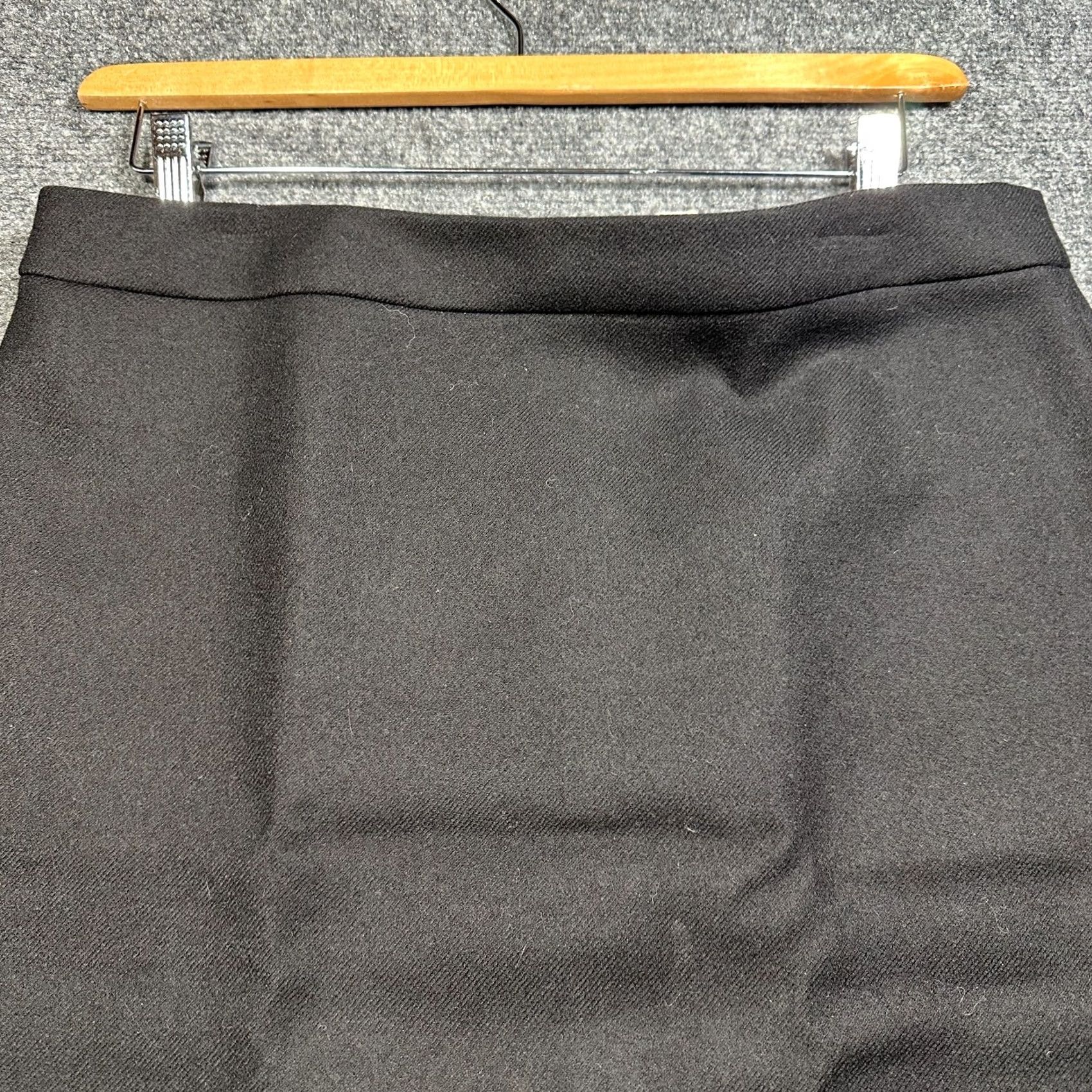 J.Crew J.CREW Skirt Womens 12 Black Wool Pencil Back Zip Lined Vent Business Career Size 34" / US 12 / IT 48 - 2 Thumbnail