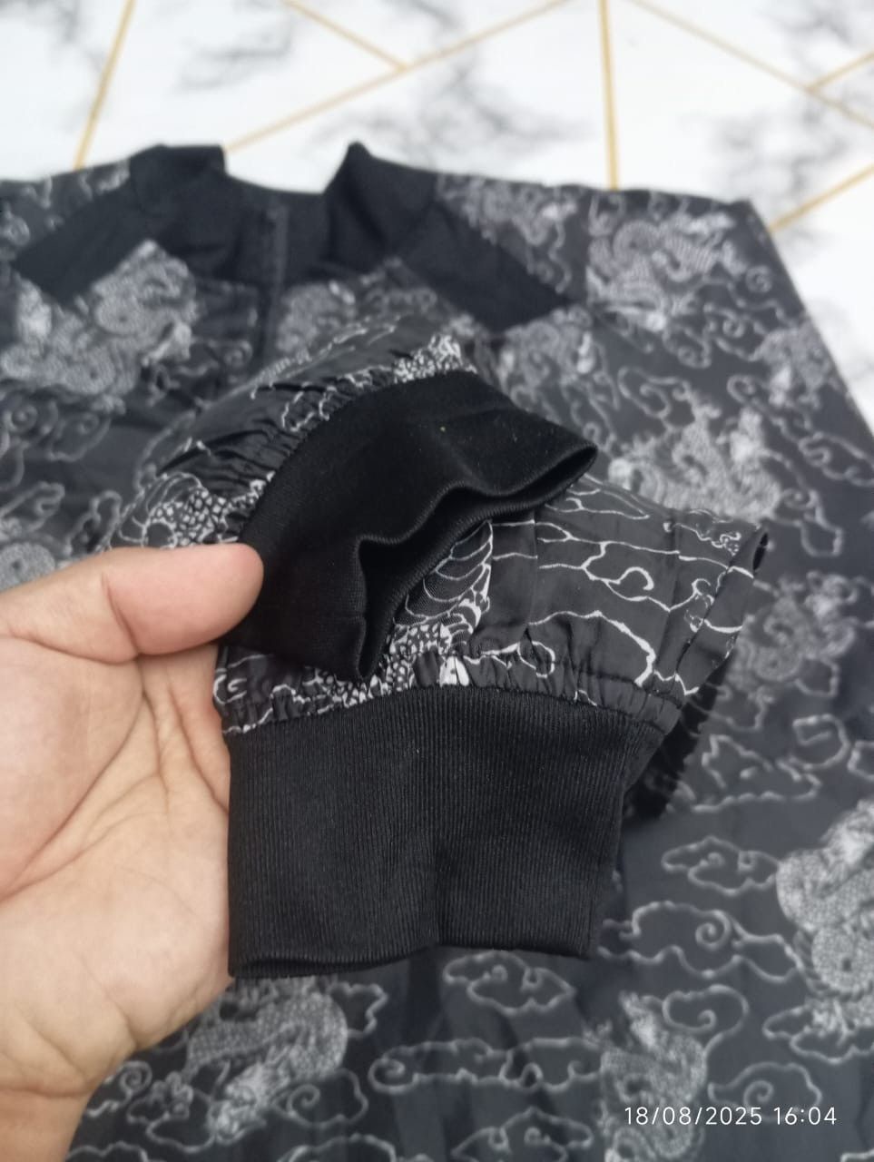 Japanese Brand Vintage Full Print Dragons Half zipper Shirt Size US L / EU 52-54 / 3 - 4 Thumbnail