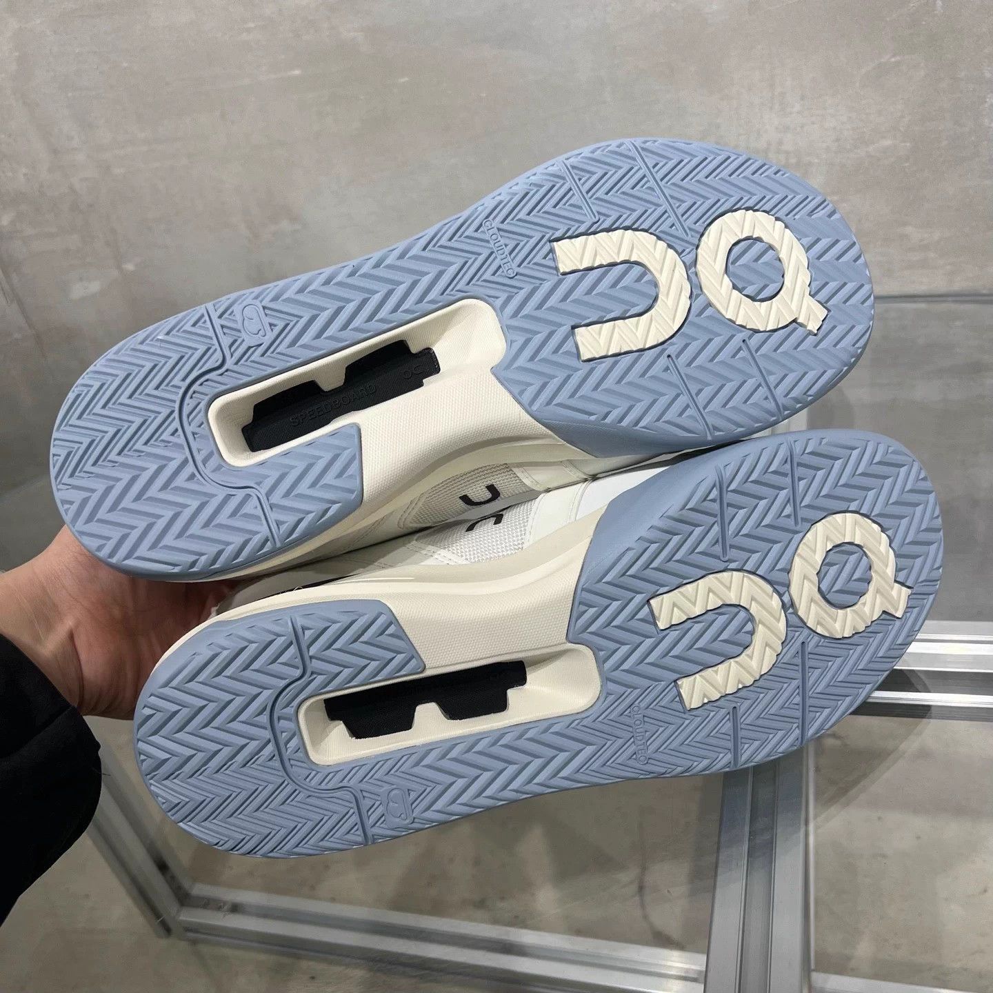 On On Running Shoes White/Blue EUR 43.5 Size US 10.5 / EU 43-44 - 7 Thumbnail
