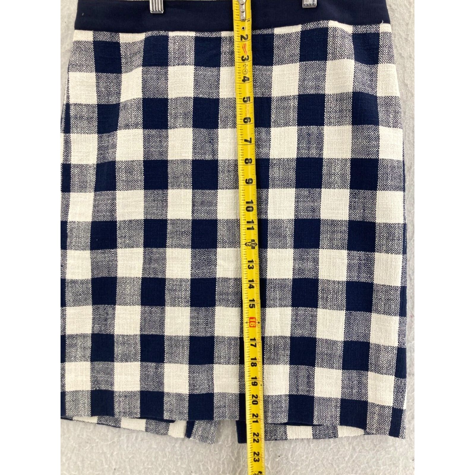 J.Crew J.CREW Pencil Skirt Womens 4 Navy White Check Cotton Linen Twill Knee Length Multicolor Modern Gingham Plaid Office Business Womens 4 Size 27" / US 4 / IT 40 - 4 Thumbnail