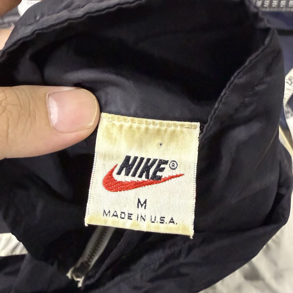 Nike Vintage Nike Big Logo Swoosh Windbreaker Size US M / EU 48-50 / 2 - 10 Thumbnail