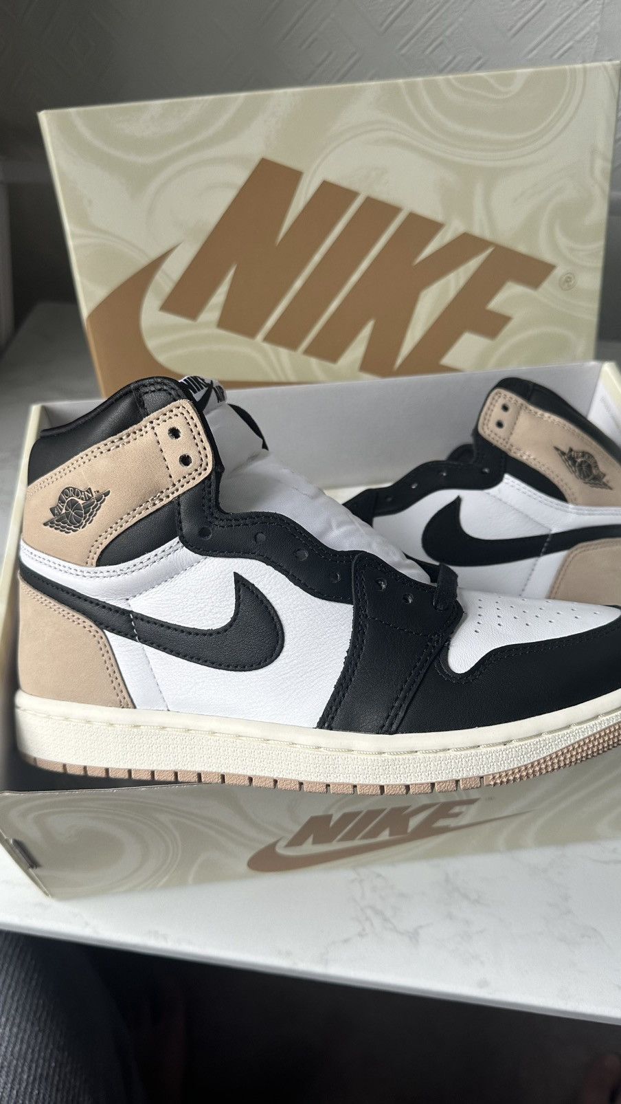 Jordan Brand × Nike Nike Air Jordan 1 High Latte - W Size UK 5 / US 7.5 - DS Size US 7.5 / IT 37.5 - 4 Thumbnail