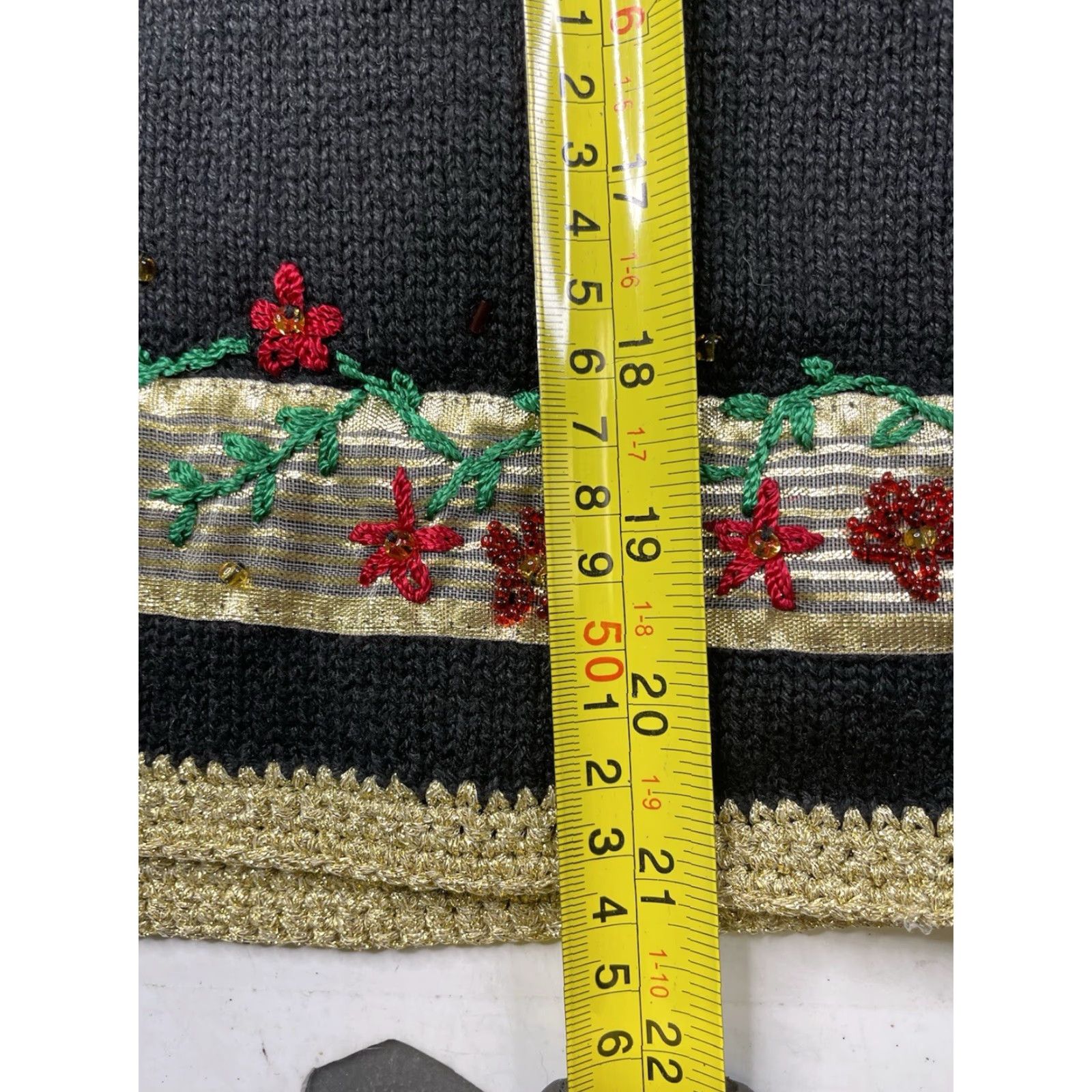 Vintage VINTAGE Studio Joy Embellished Floral Christmas Sweater Vest Knit Petite XL Ugly Size XS / US 0-2 / IT 36-38 - 5 Thumbnail