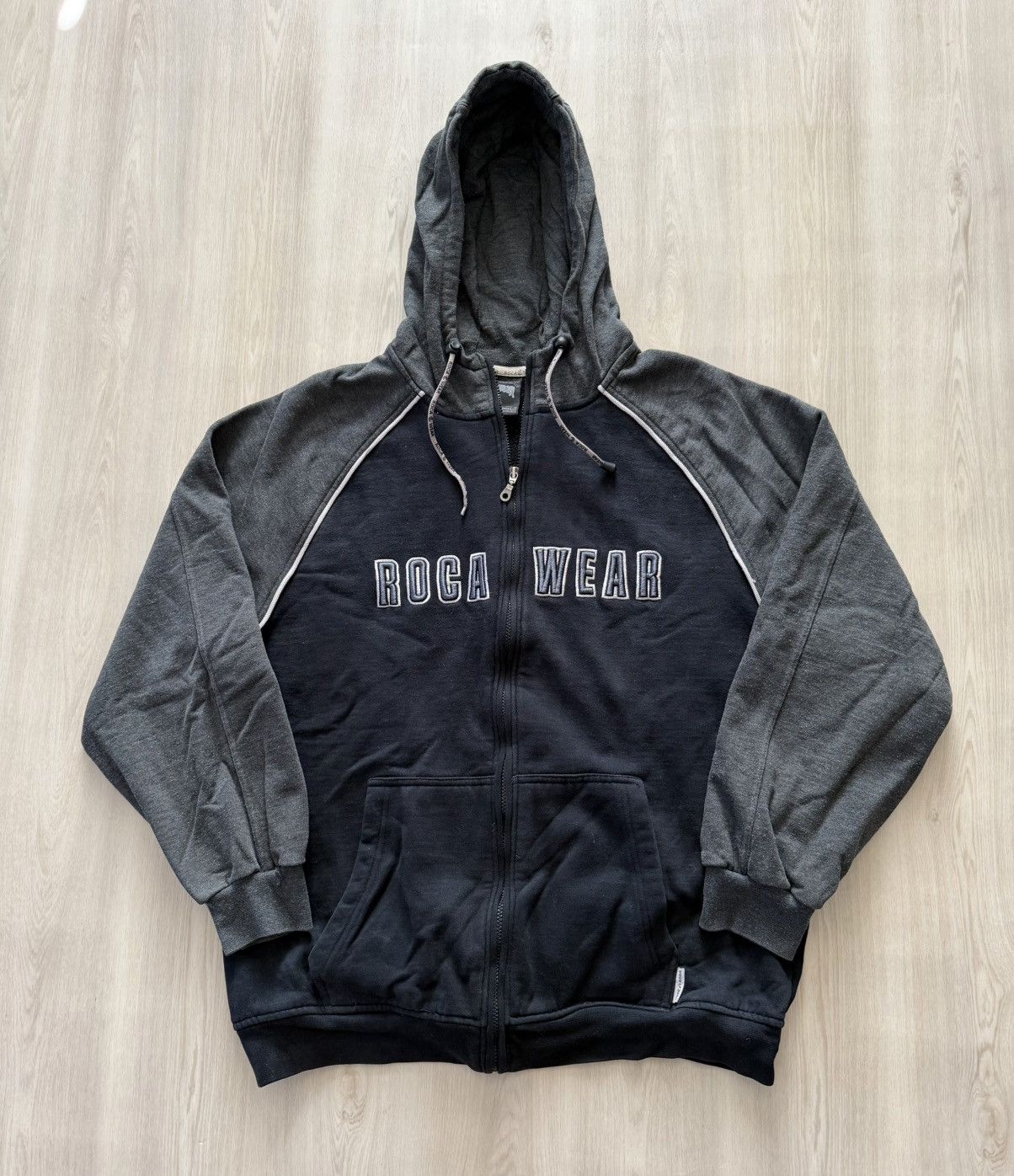 Rocawear Vtg Rocawear Full Zip Up Hoodie Embroidered Spellout Sz XL Size US XL / EU 56 / 4 - 1 Thumbnail