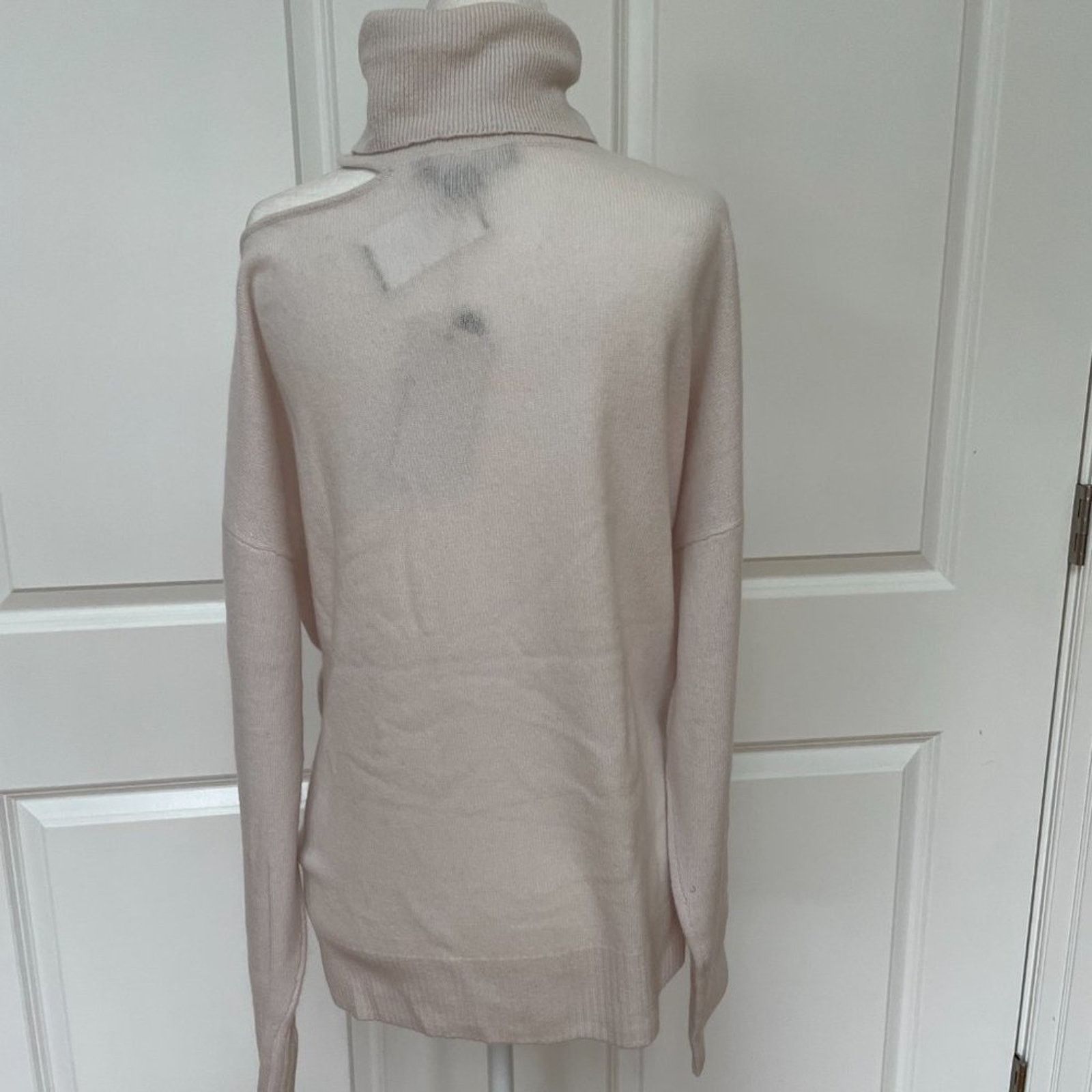 360Cashmere Gerri Cashmere Turtleneck Sweater from 360 Cashmere Size L / US 10 / IT 46 - 5 Thumbnail