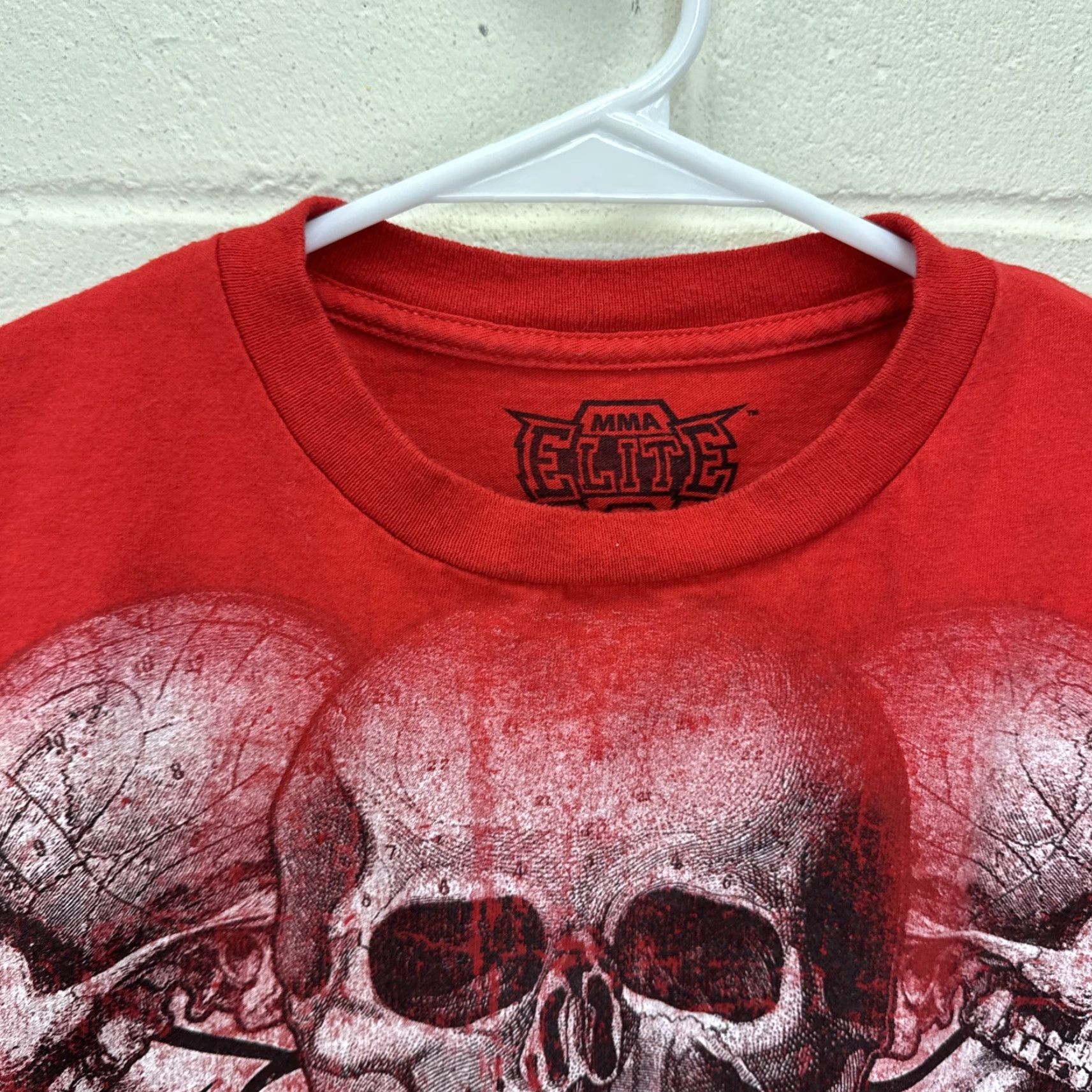 Vintage VINTAGE MMA Elite T Shirt Large Red Cotton Graphic Print Skull Cross Grunge Gothic 90s Y2K Men Mens Size US L / EU 52-54 / 3 - 4 Thumbnail