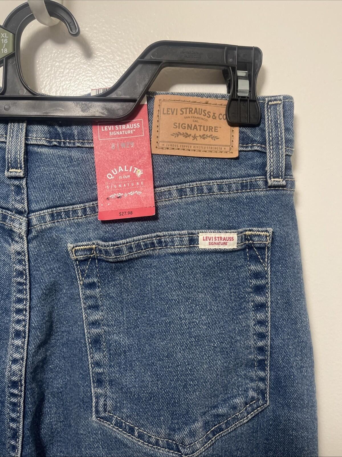 Levi's Levi Strauss Women's Vintage High Rise Straight Jeans Size 30" / US 8 / IT 44 - 1 Thumbnail