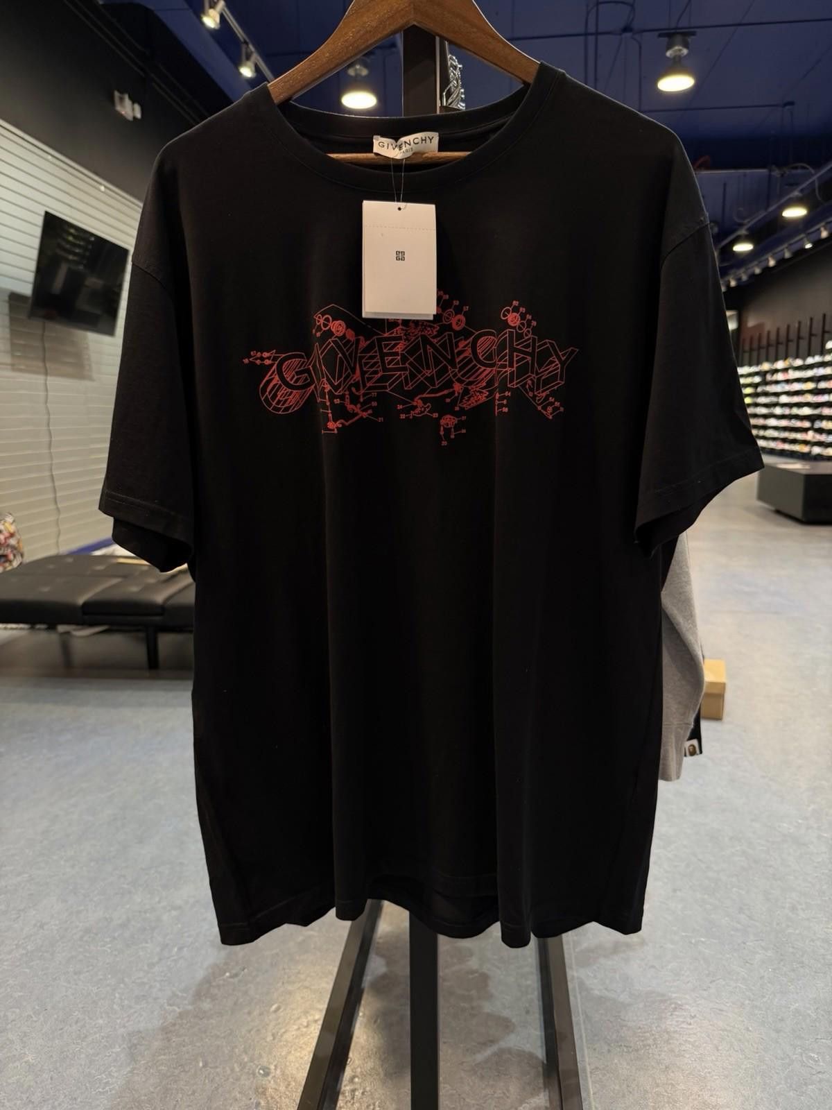 Givenchy Mens T-Shirt Givenchy Paris Black $550 Retail , Size XXL Size US XXL / EU 58 / 5 - 3 Thumbnail