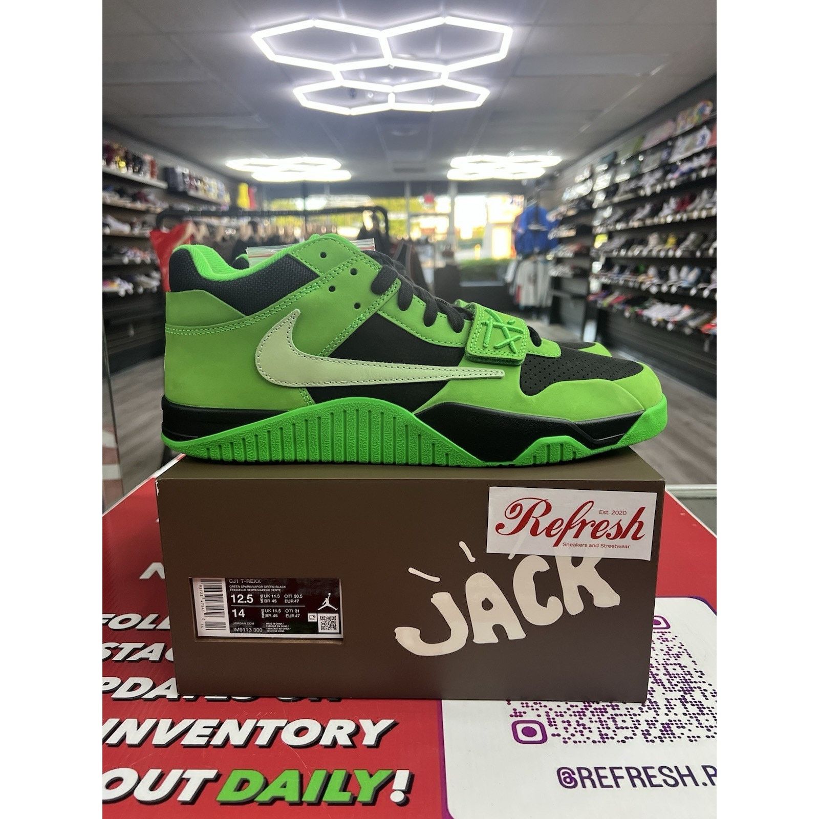 Nike Jump man Jack Green Spark Size 12.5 IM9113-300 Size US 12.5 / EU 45-46 - 1 Thumbnail