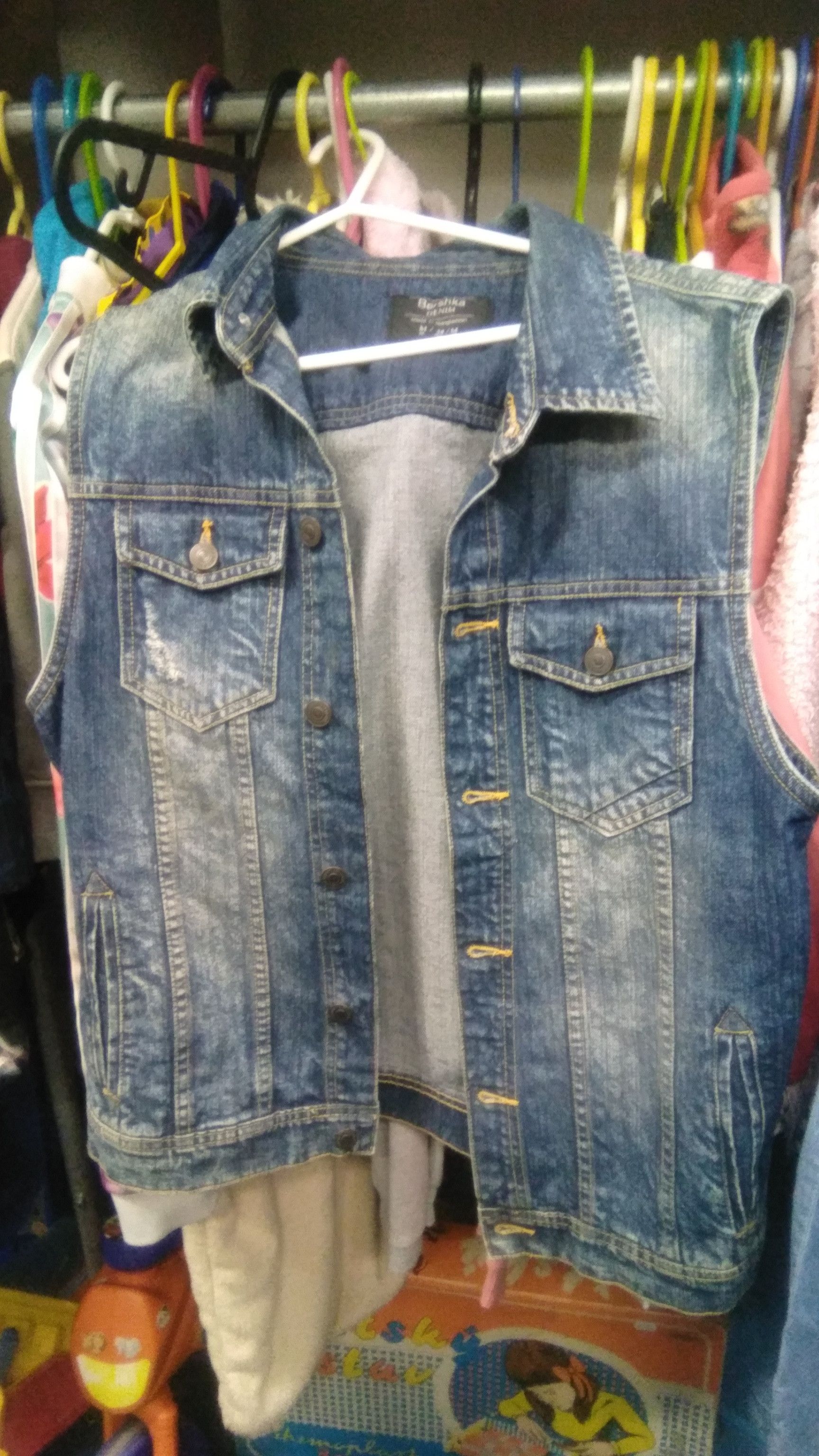 Bershka Berska vest Size M / US 6-8 / IT 42-44 - 2 Thumbnail
