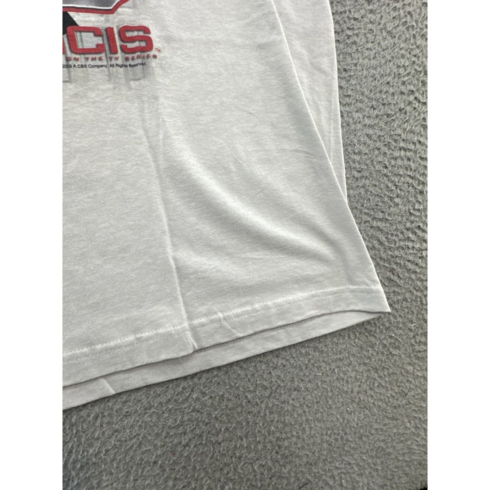 Vintage NCIS T Shirt Men’s XL Gray Logo Vintage CBS Show 2009 Y2K Promo Graphic Print Crew Neck Short Sleeve Mens XL Size US XL / EU 56 / 4 - 6 Thumbnail