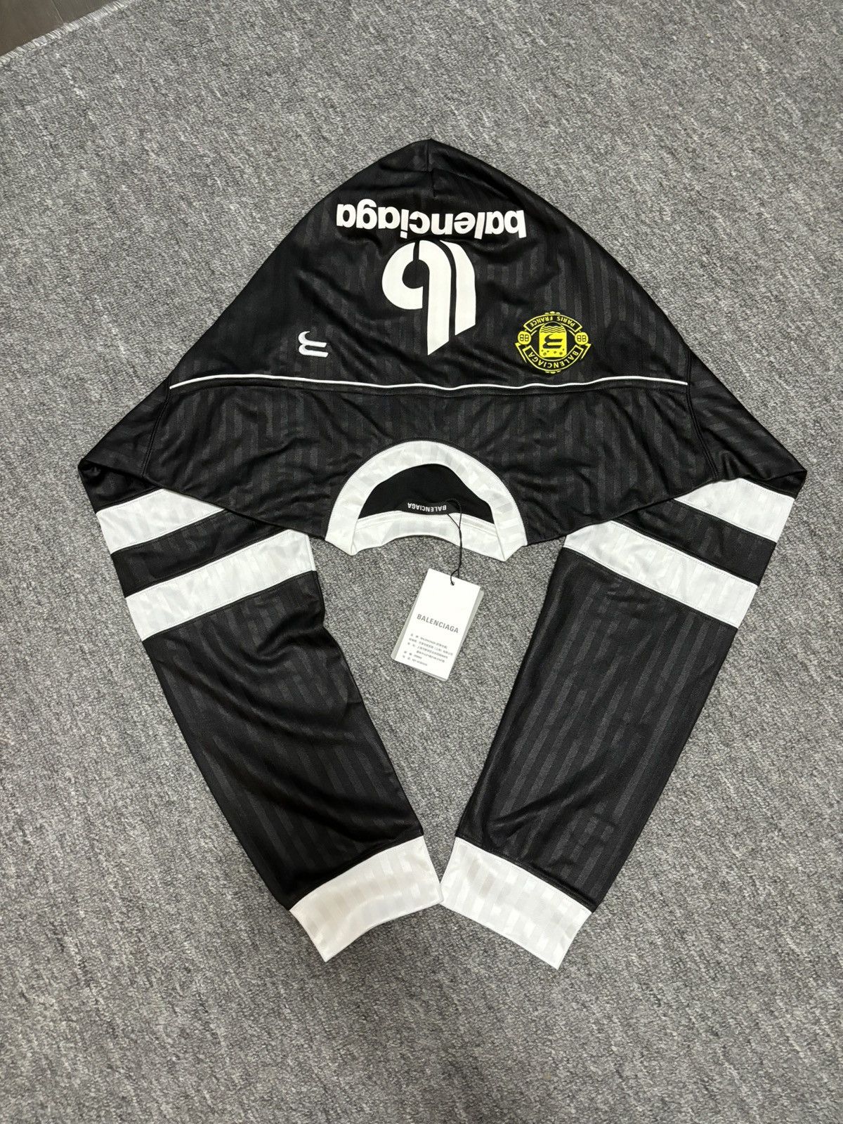 Balenciaga Balenciaga soccer hood scarf Size ONE SIZE - 4 Thumbnail