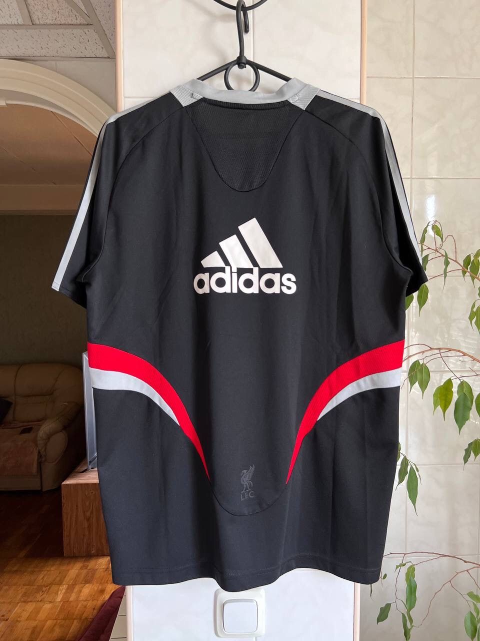 Adidas × Vintage Vintage Adidas Liverpool Soccer Jersey Tee T Shirt Size US M / EU 48-50 / 2 - 9 Thumbnail