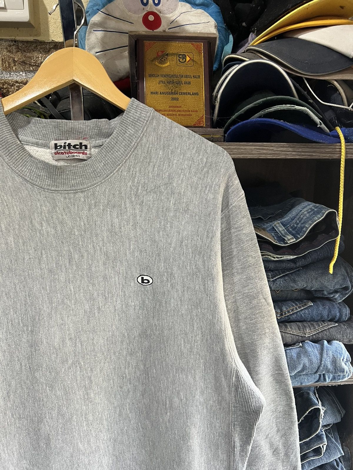 Girl Skateboards 🔥Vintage Bitch Skateboards Crewneck Sweatshirt Size US L / EU 52-54 / 3 - 4 Thumbnail