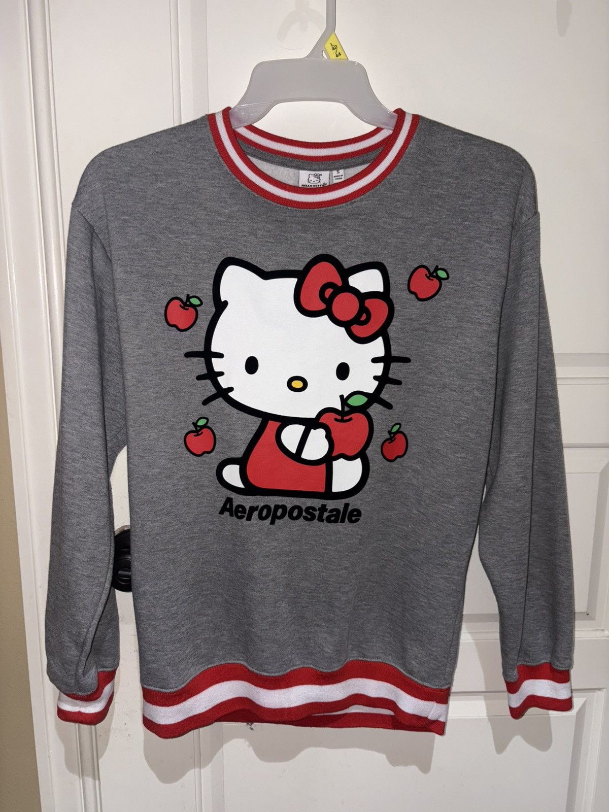 Aeropostale Hello Kitty Aeropostale Crew Sweatshirt Size S / US 4 / IT 40 - 1 Thumbnail