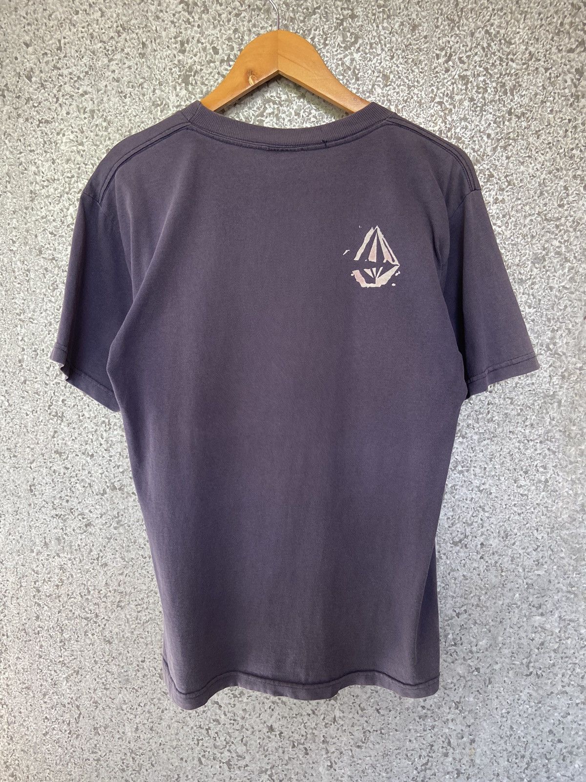 Vintage × Volcom Vintage 90s Vintage Volcom t shirt sun faded tees Size US M / EU 48-50 / 2 - 3 Thumbnail